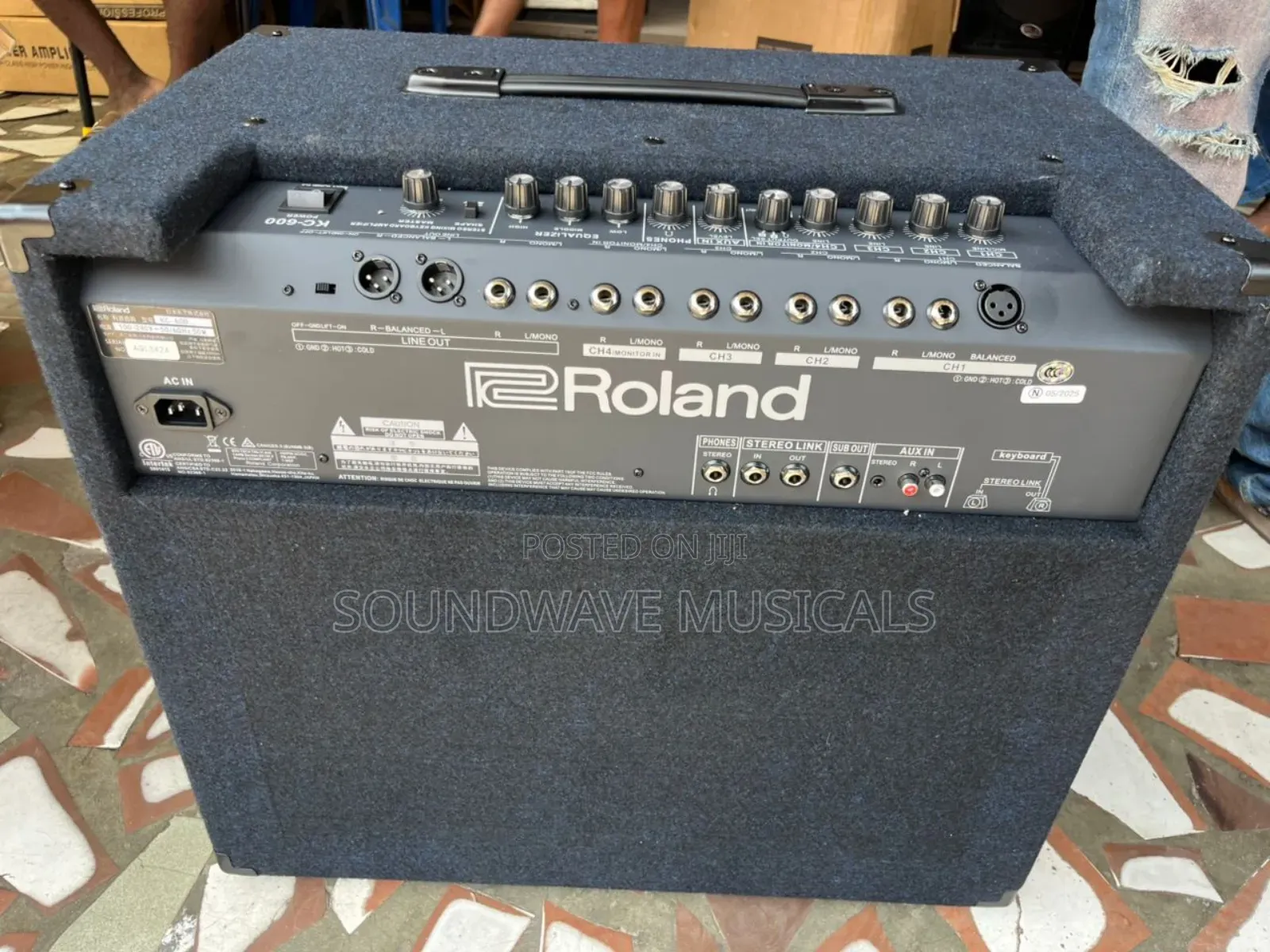 Professional Kc- 600 Keyboard Combo