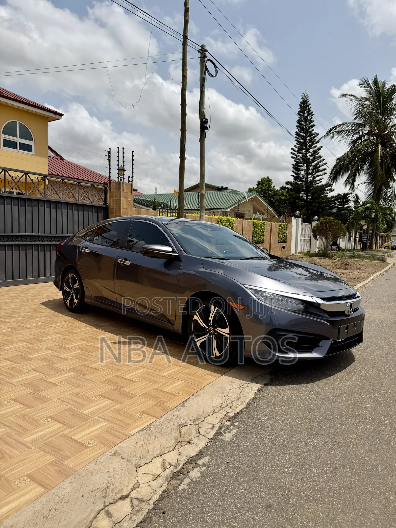 Honda Civic Touring 4dr Sedan (1.5L 4cyl) 2017 Gray