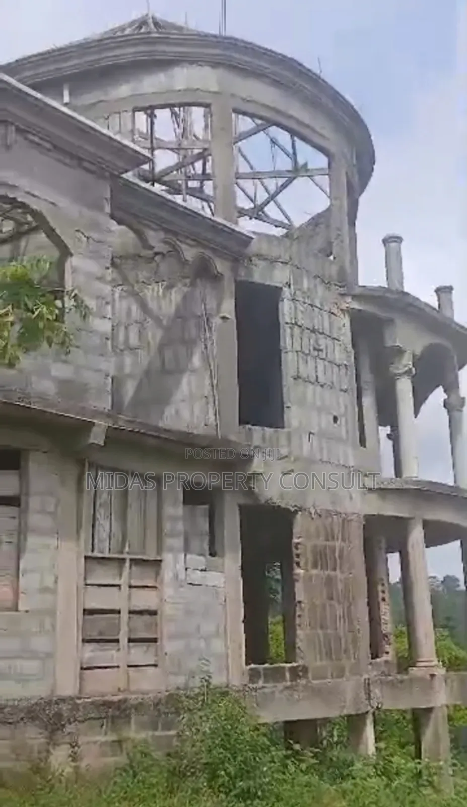 6bdrm Mansion in Kitasi, Aburi for sale