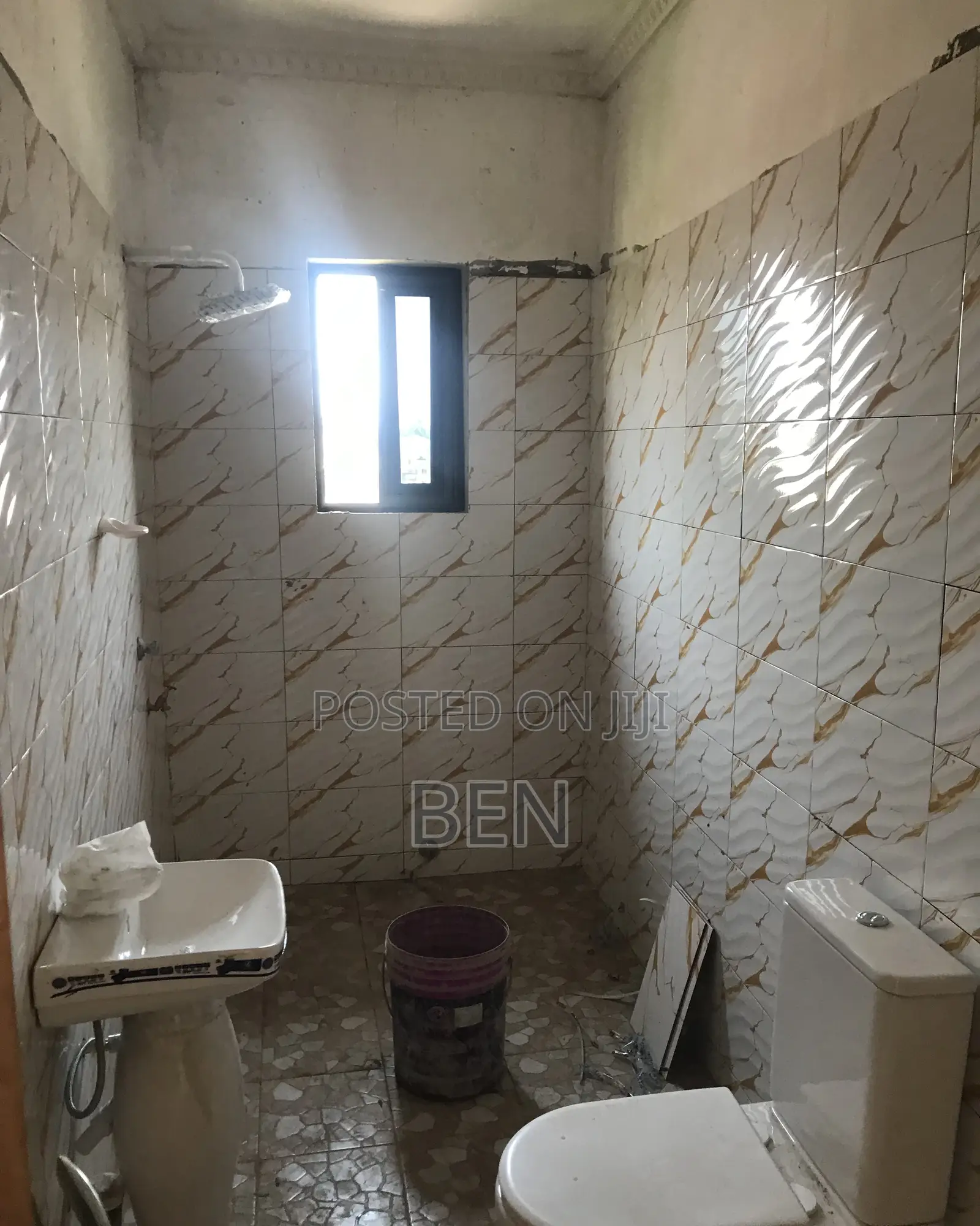 1bdrm Apartment in Achimota Overhead for rent