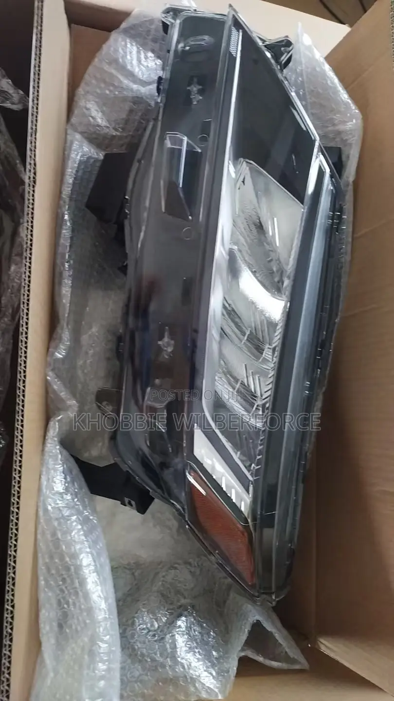 Mitsubishi Outlander Head Light