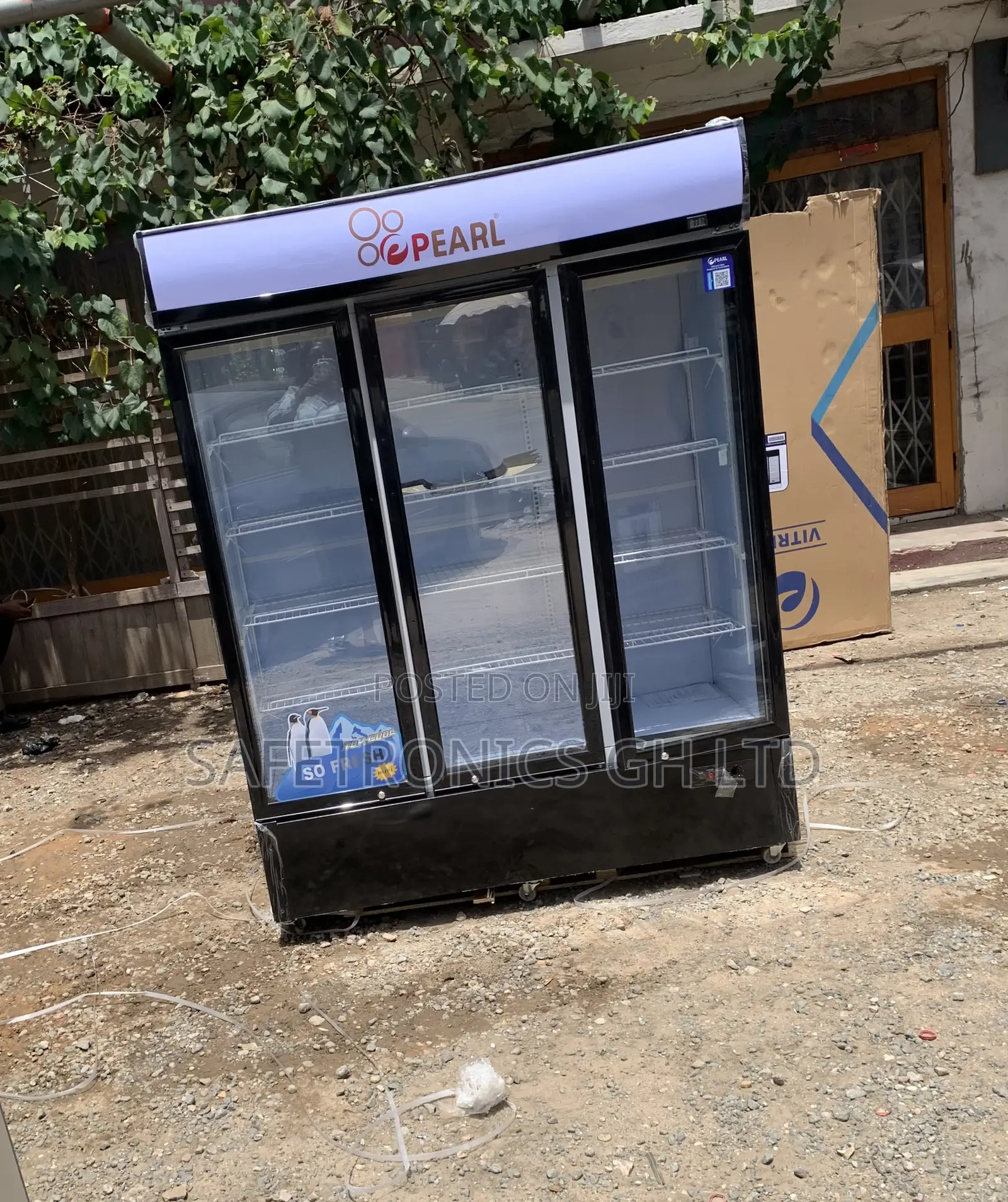Elegant New PVC-150 Three Doors Display 950 Liters Freezer