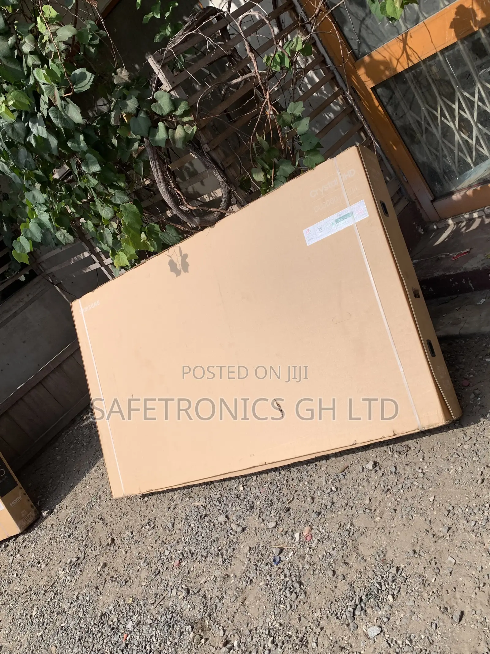 Lovely Design Crystal Uhd Smart 85-Inch Samsung Du8000 Tv