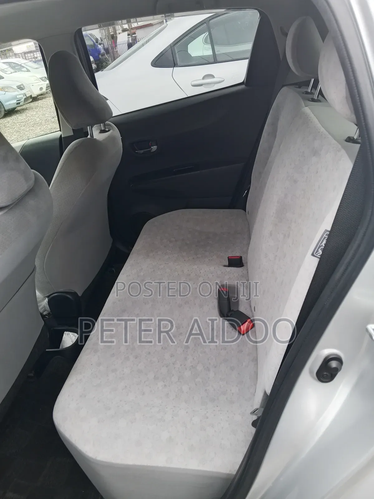 Toyota Vitz 2013 Silver