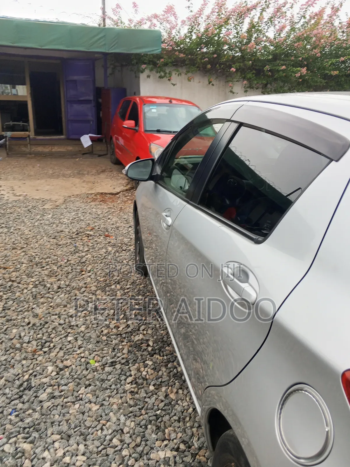 Toyota Vitz 2013 Silver
