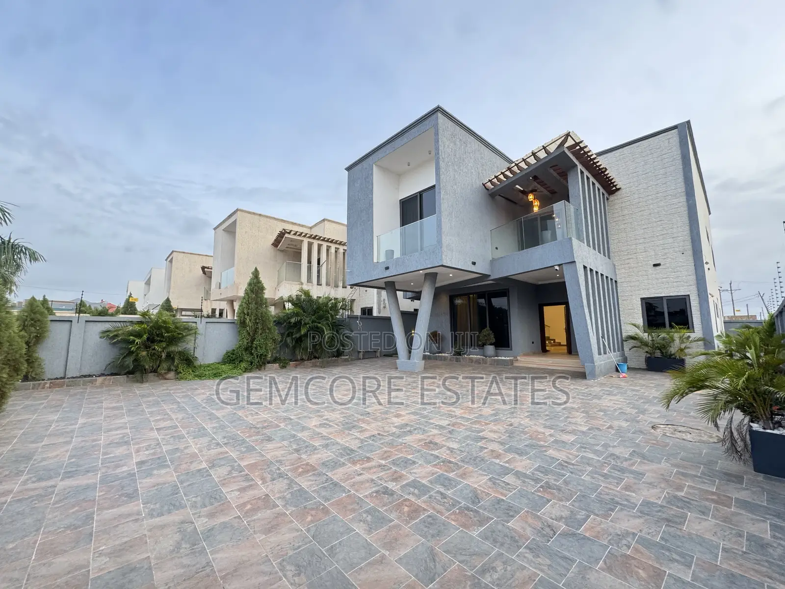 4bdrm House in East Legon Hills, Ashaley Botwe for sale