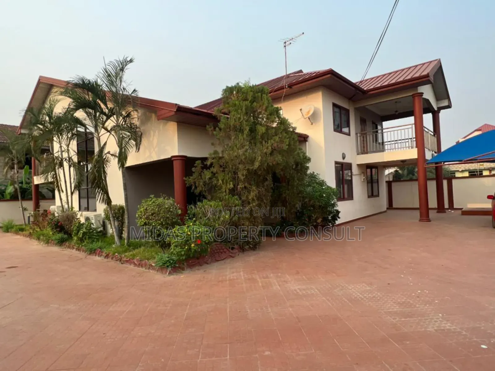 5bdrm House in Scc Dvla Road, Weija Junction for sale