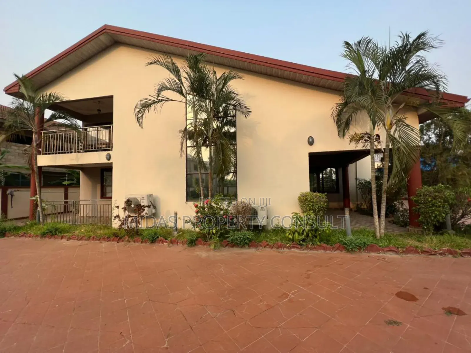 5bdrm House in Scc Dvla Road, Weija Junction for sale