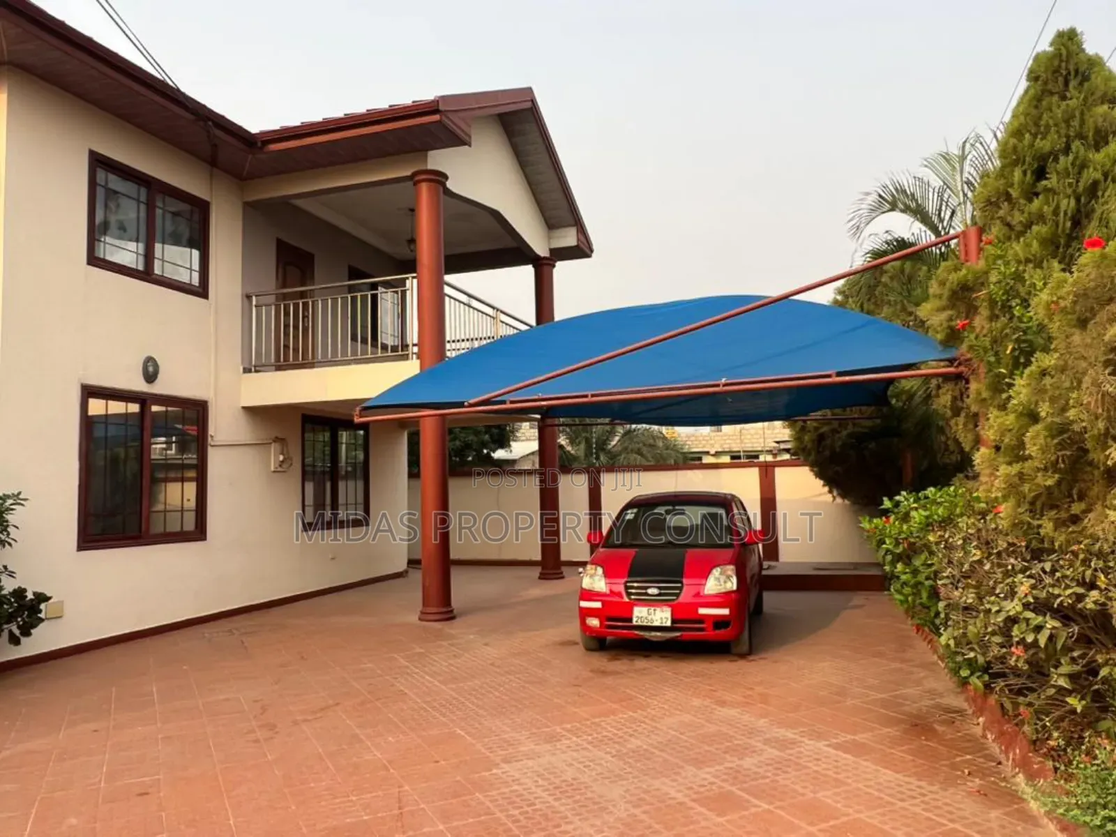 5bdrm House in Scc Dvla Road, Weija Junction for sale