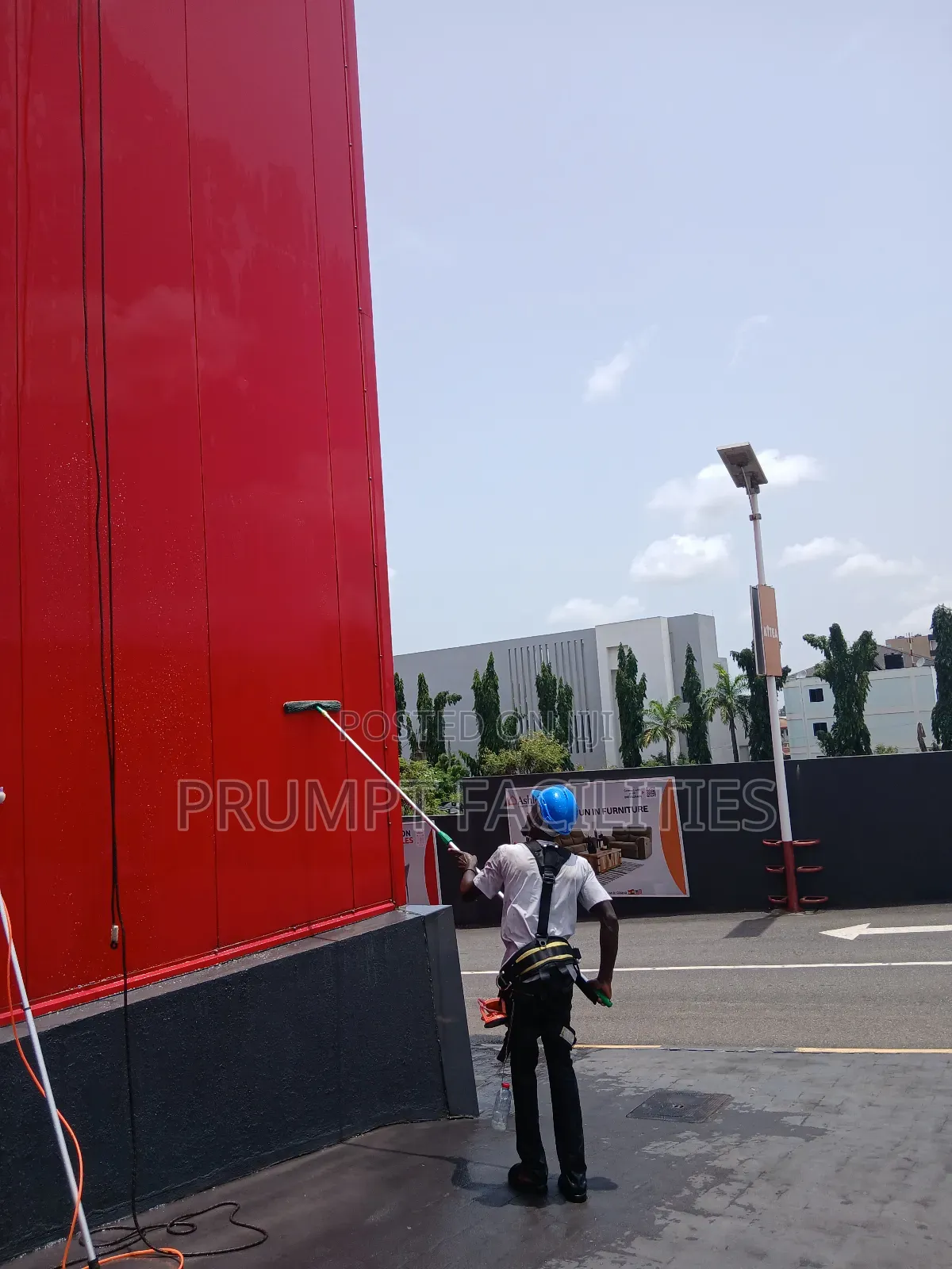 Premium Facade Glass Cleaning