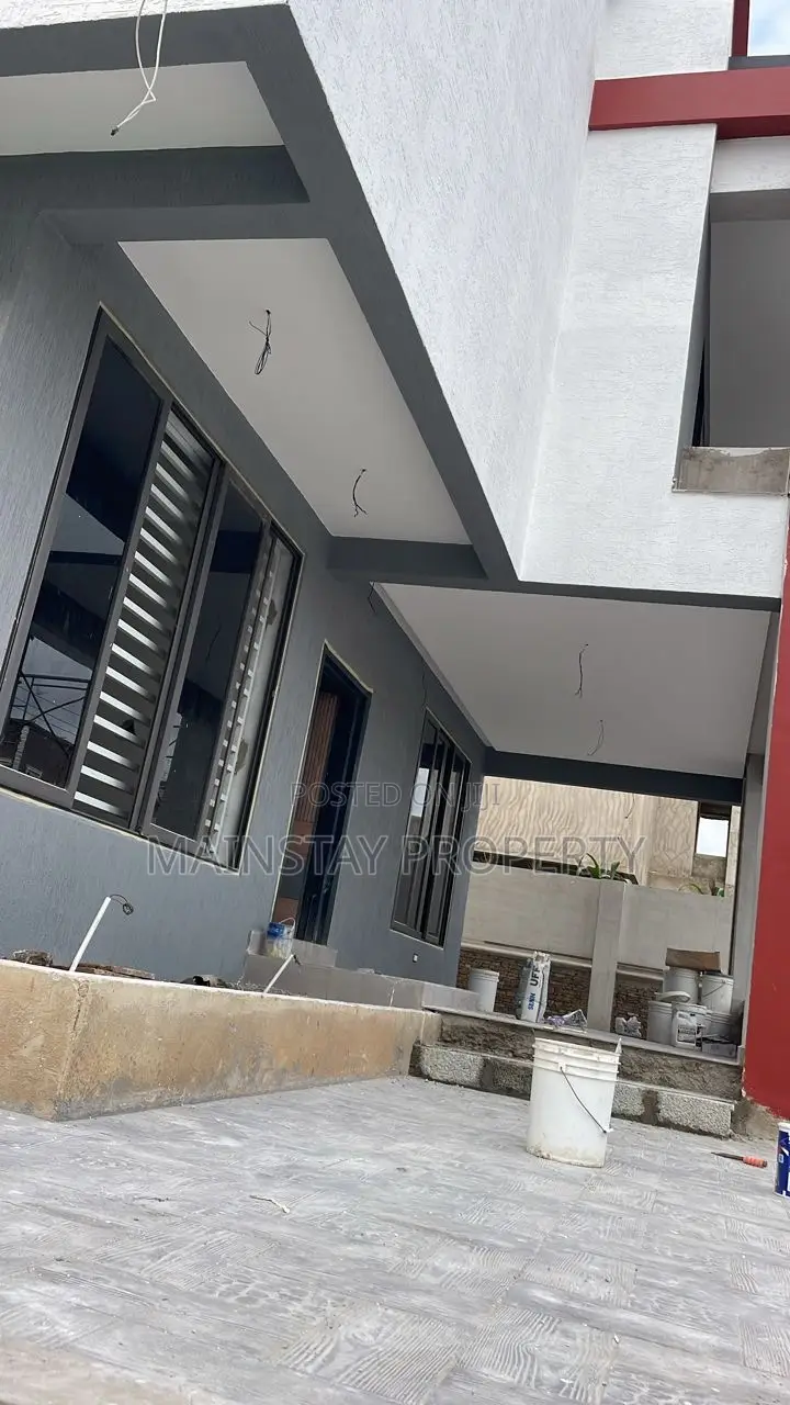 5bdrm House in Mainstay Estates, Spintex for sale