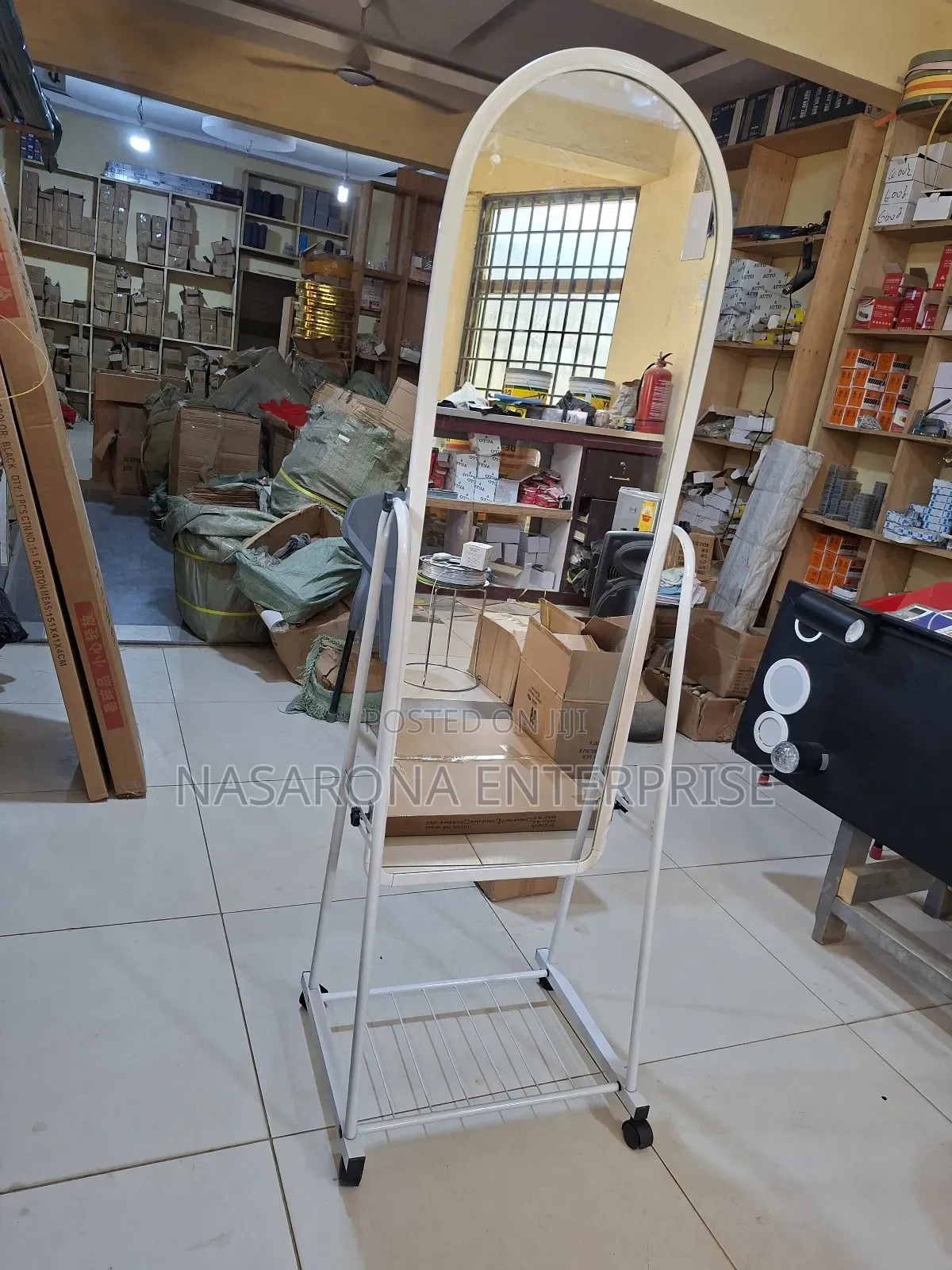 801 Movable Mirror
