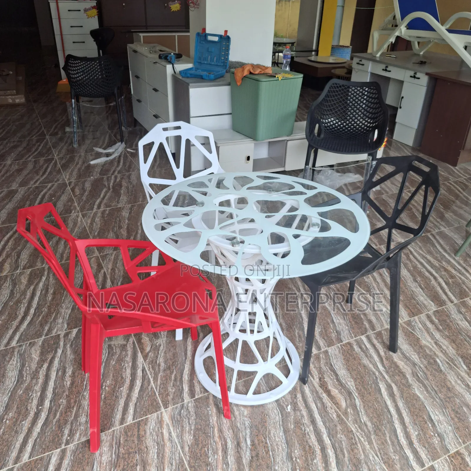 Aesthetic Dinning Set. 4 Chairs.