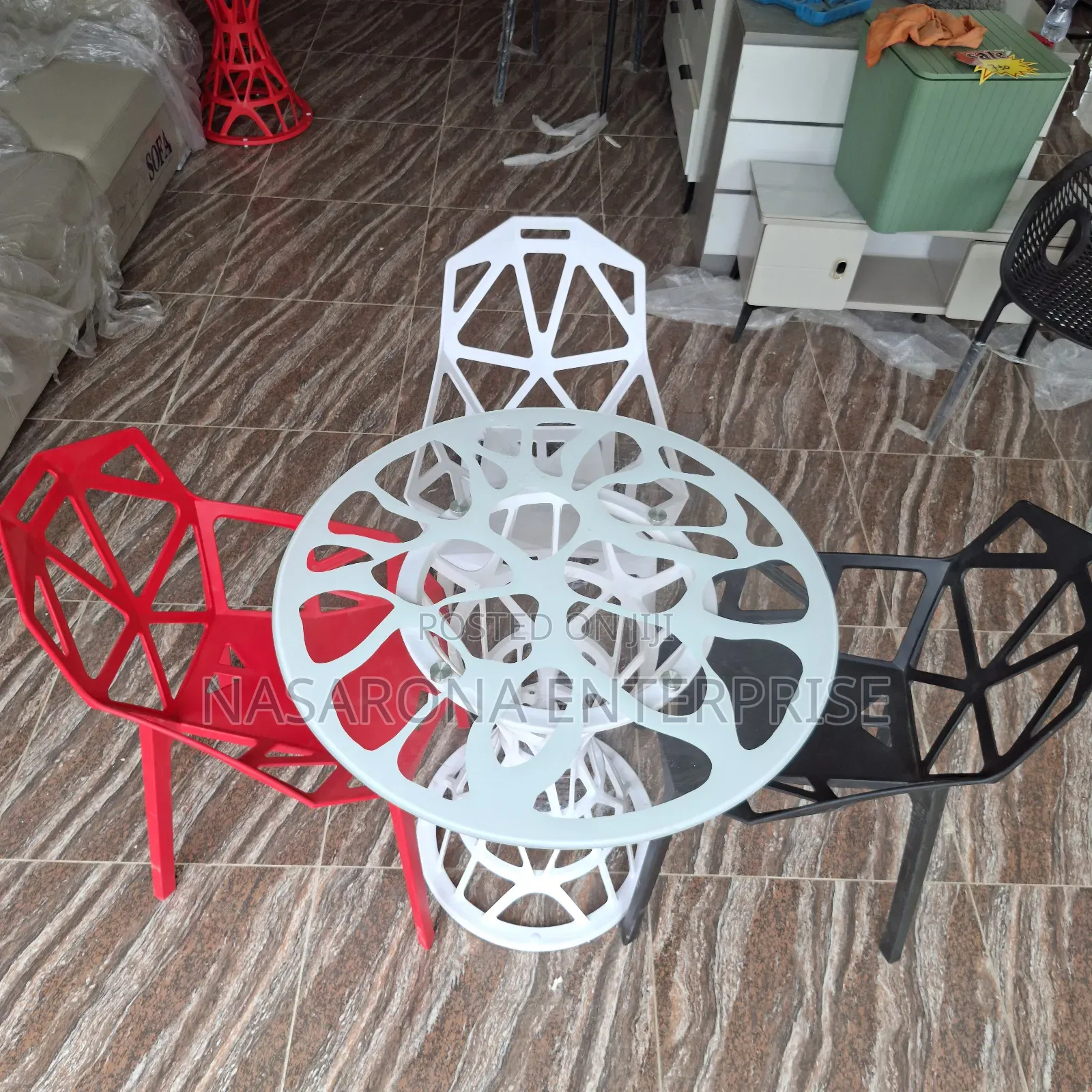 Aesthetic Dinning Set. 4 Chairs.