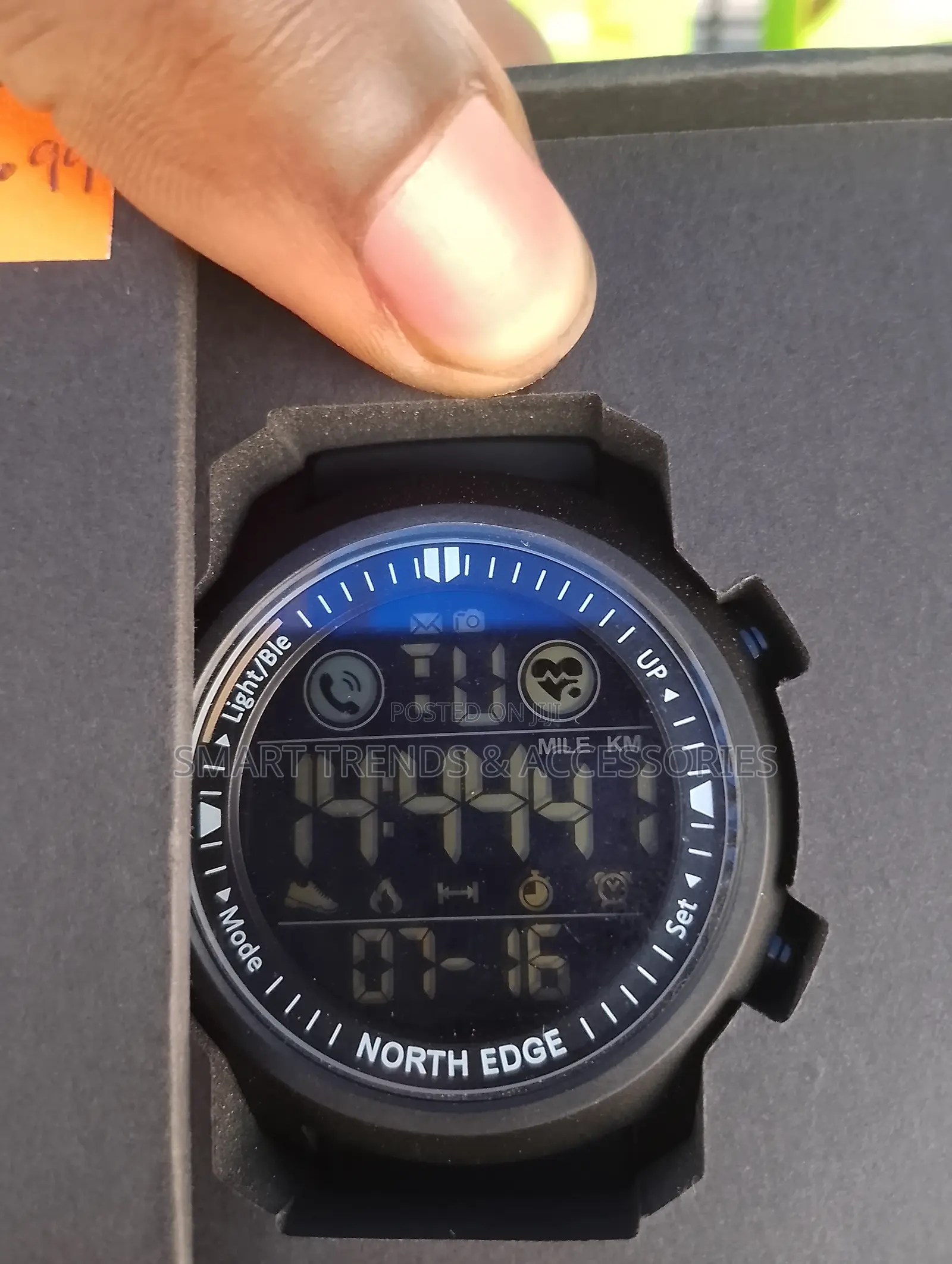 North Edge Laker Digital Sports Smartwatch(Bluetooth Pairing)