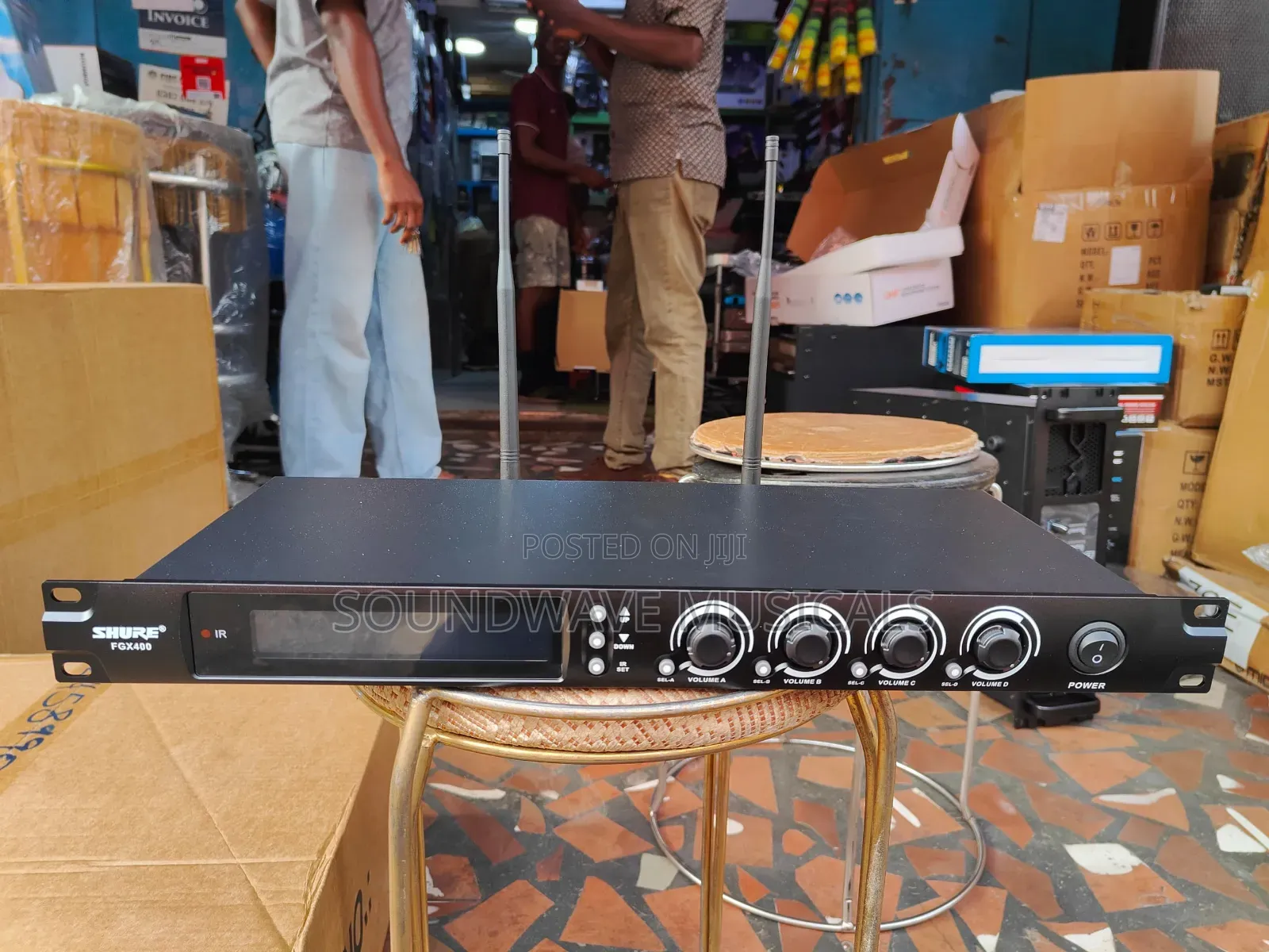 Shura Fgx400 Professional Wireless Microphone