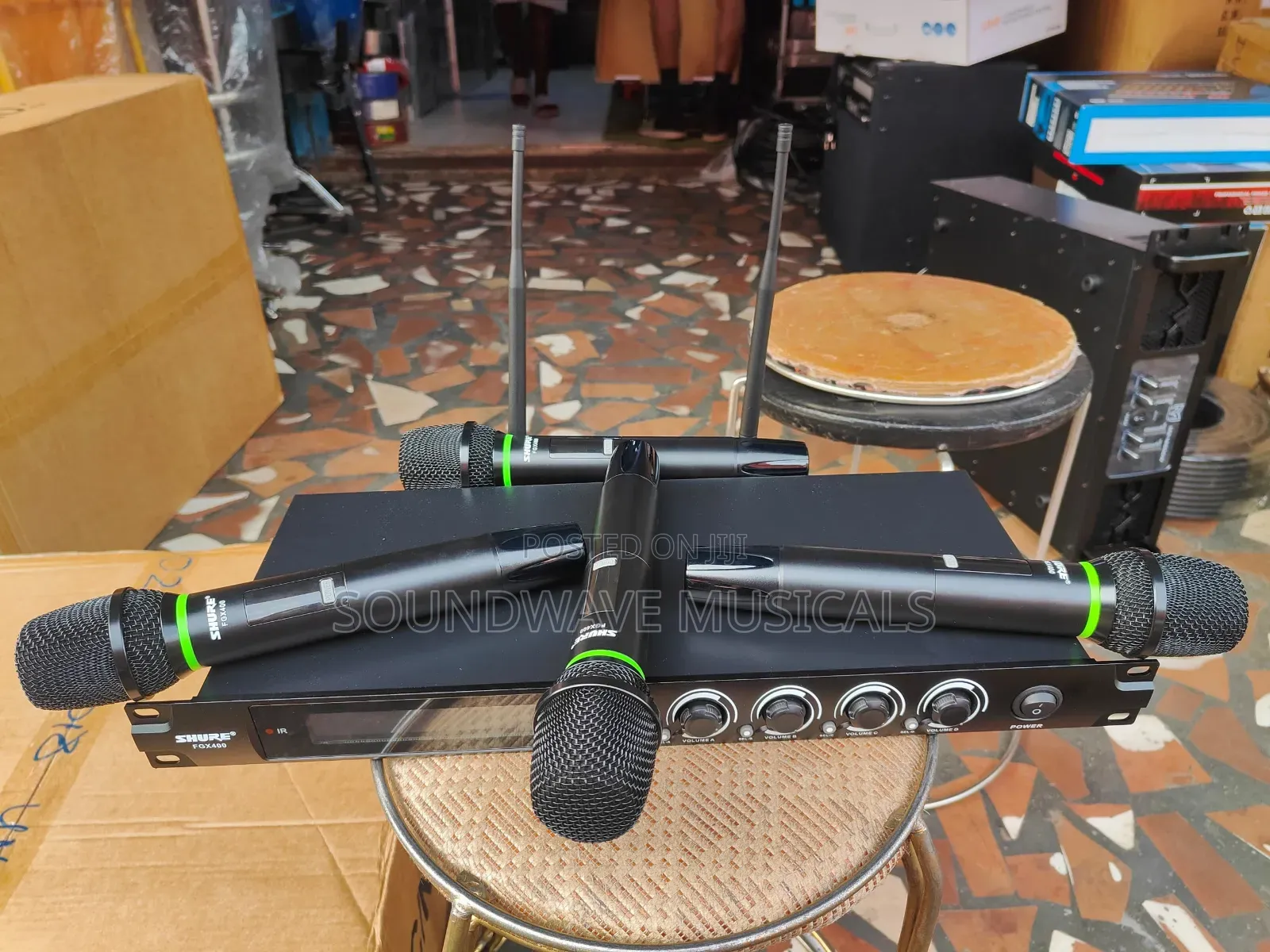 Shura Fgx400 Professional Wireless Microphone
