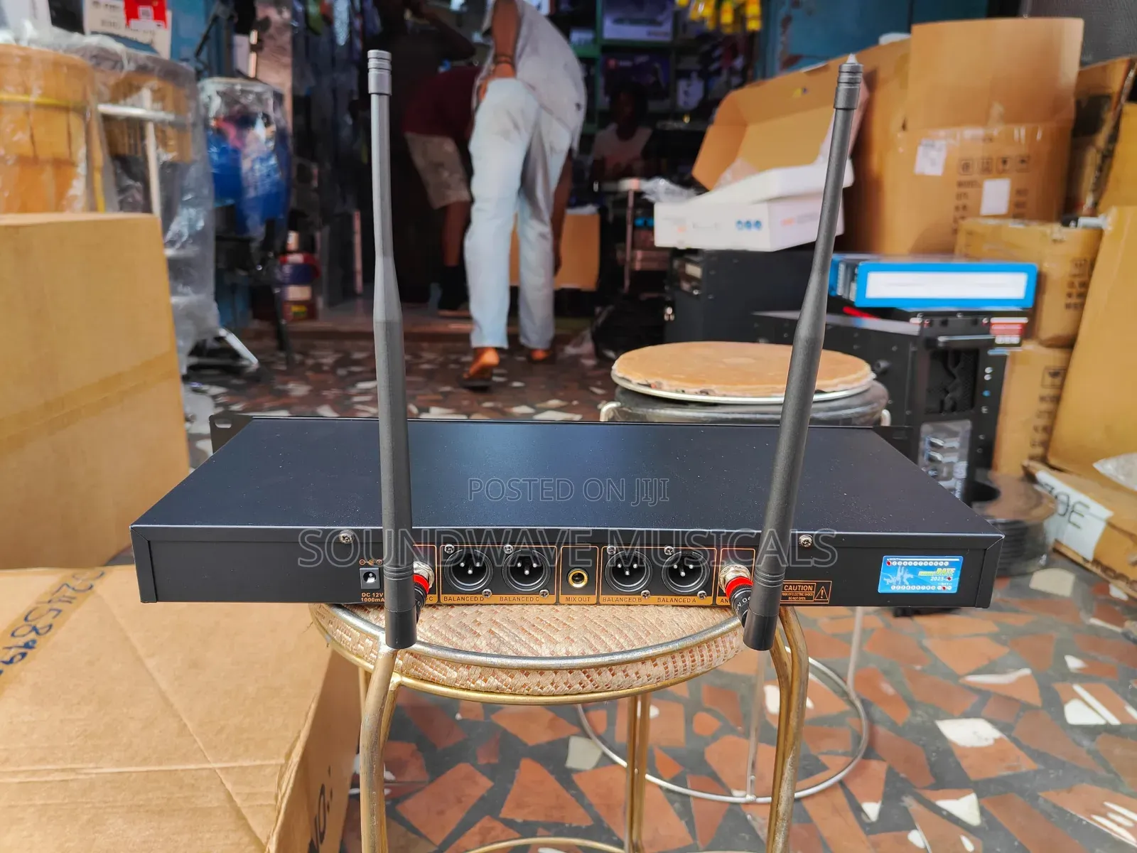 Shura Fgx400 Professional Wireless Microphone