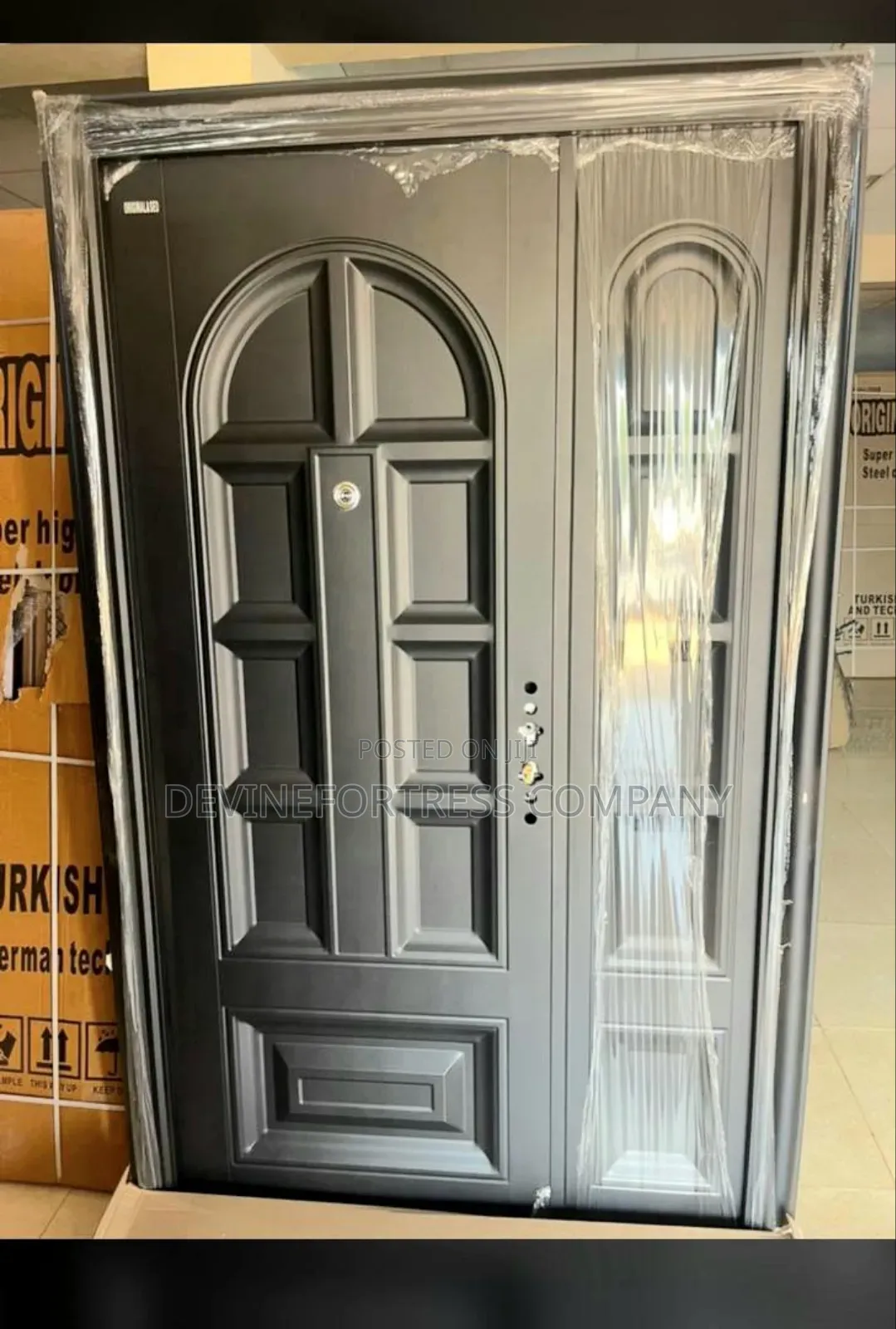 High Quality Black Ced Rough 11⁄2 Door for All Weather Conditions