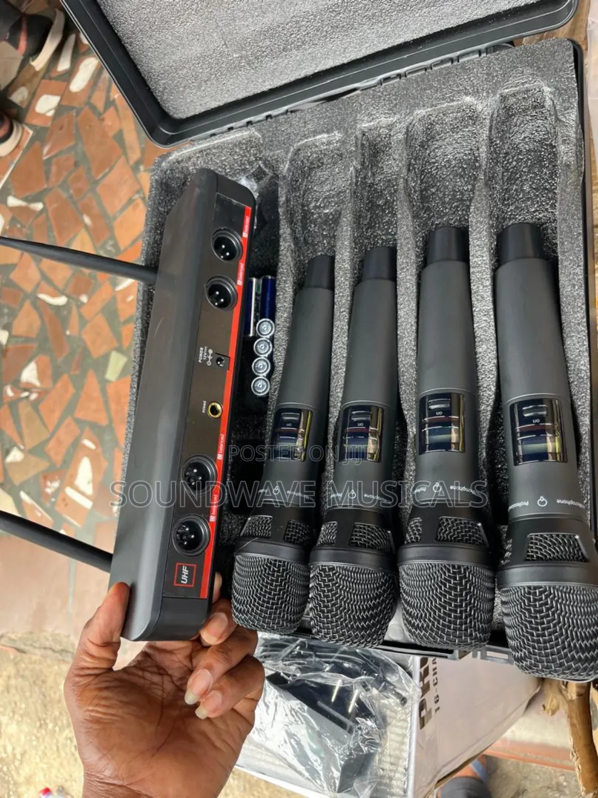 Shura Glxd94 Wireless Microphone