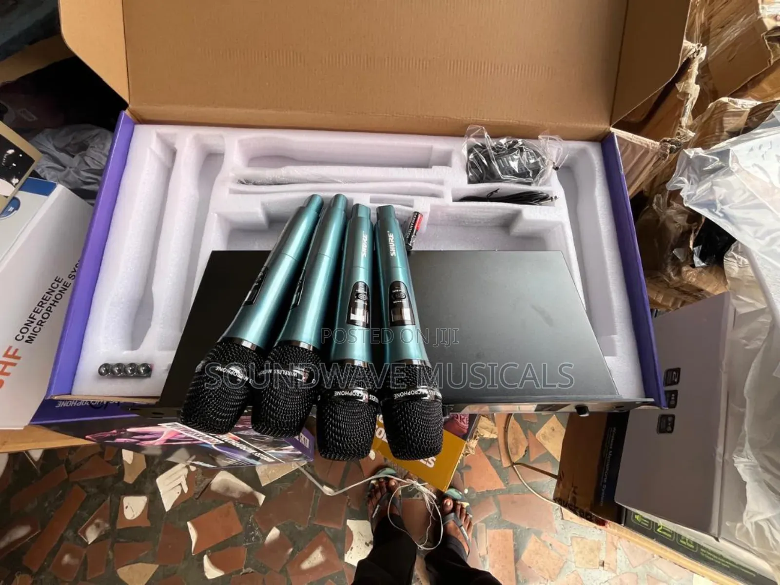 Shura U-6600 Wireless Microphone