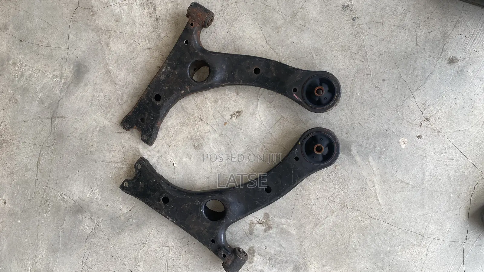Toyota Corolla 2014,2015,2016,2017,2018 Lower Control Arm Pair