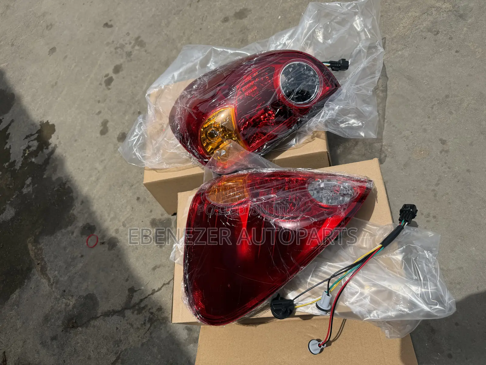 Mitsubishi L200 Vodafone Taillights