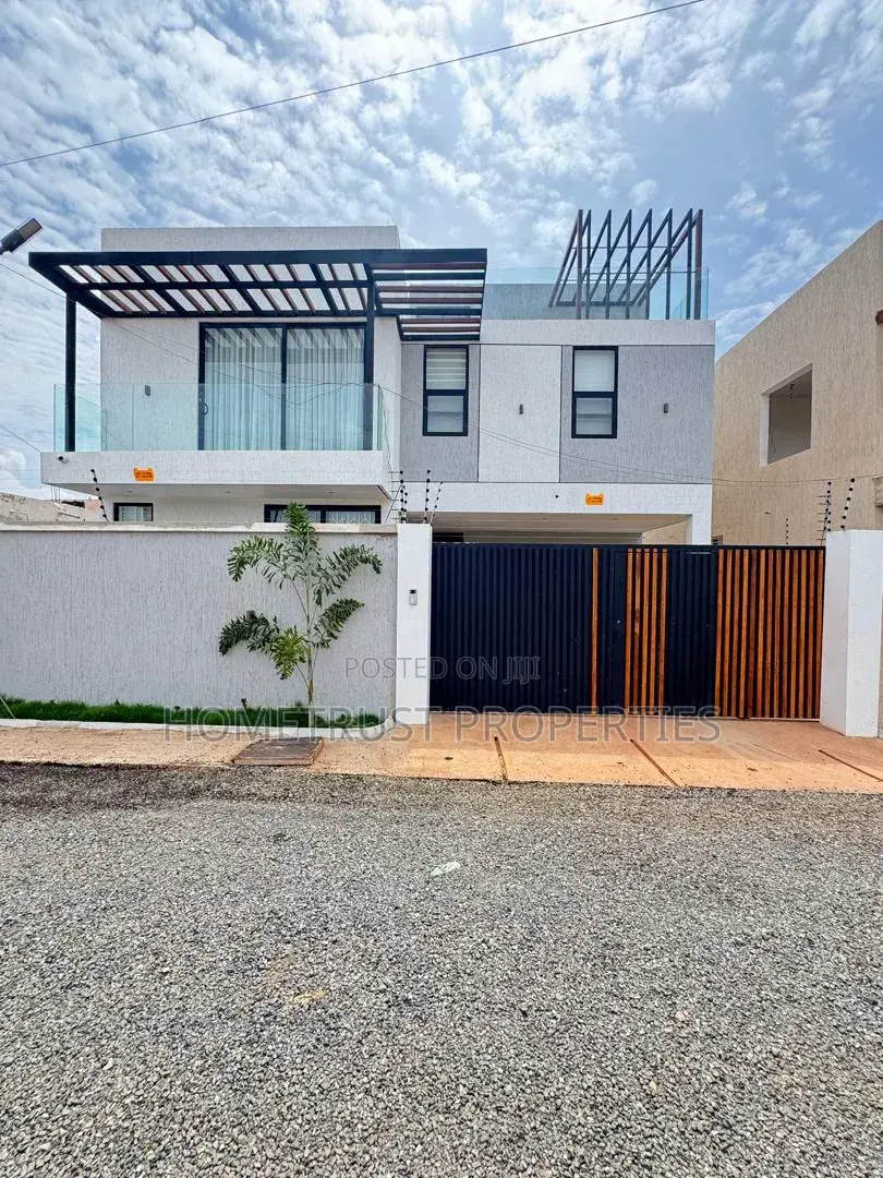 4bdrm Duplex in Madina Ritz Junction, Barrier for sale