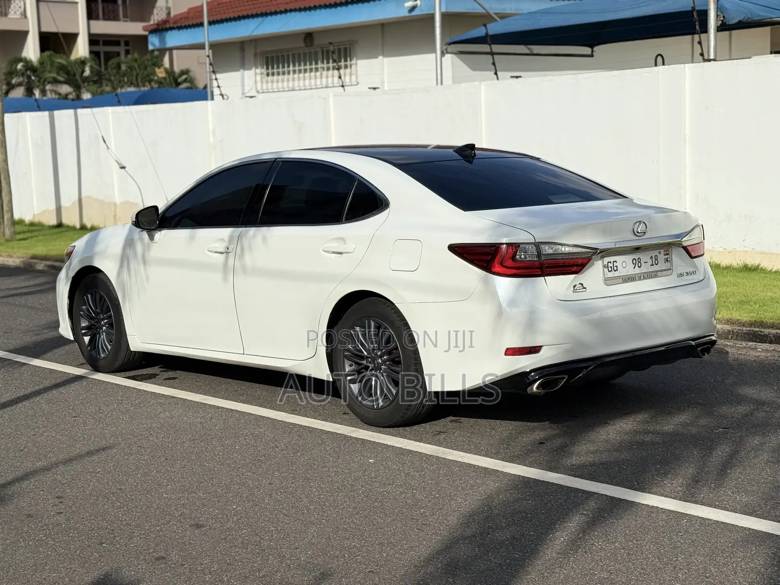Lexus ES 350 FWD 2016 White