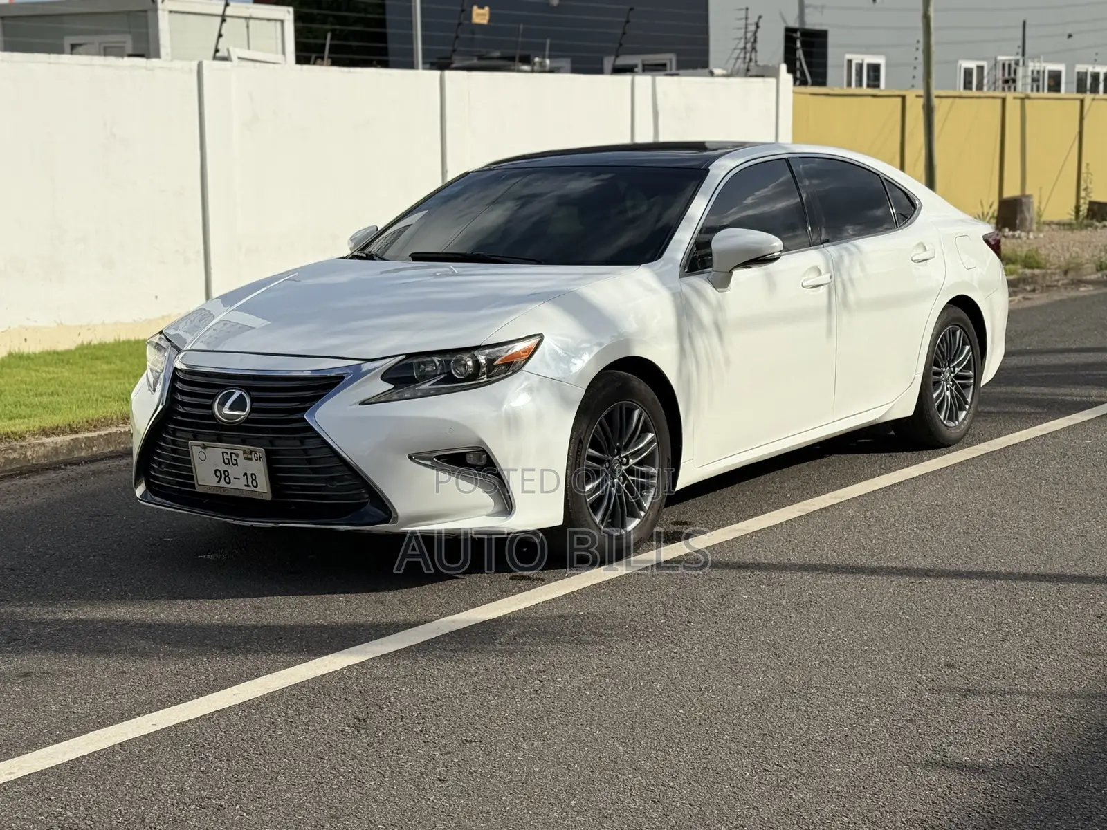 Lexus ES 350 FWD 2016 White
