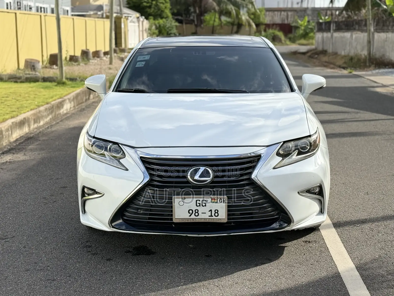 Lexus ES 350 FWD 2016 White