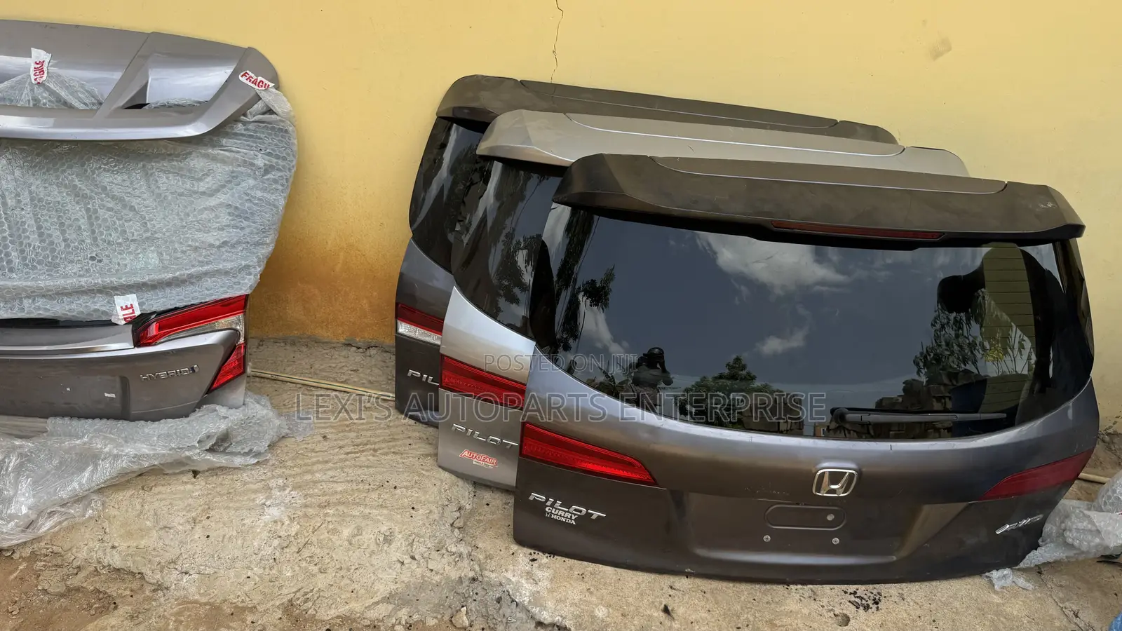 Honda Pilot 2017,2018,2019,2020,2021tailgate / Boot Available