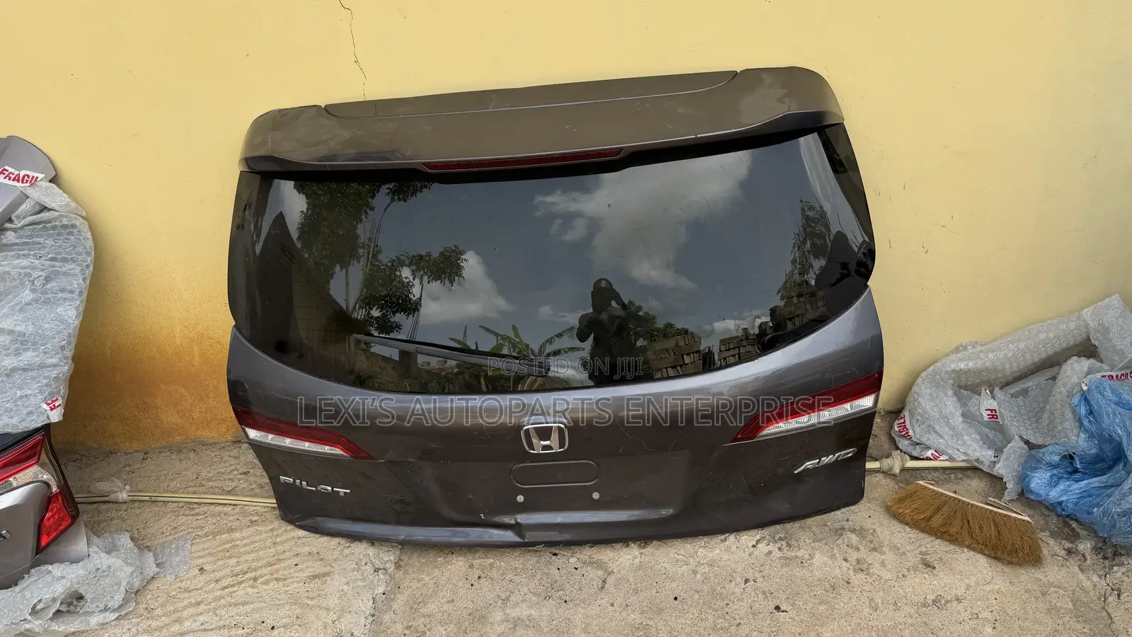 Honda Pilot 2017,2018,2019,2020,2021tailgate / Boot Available