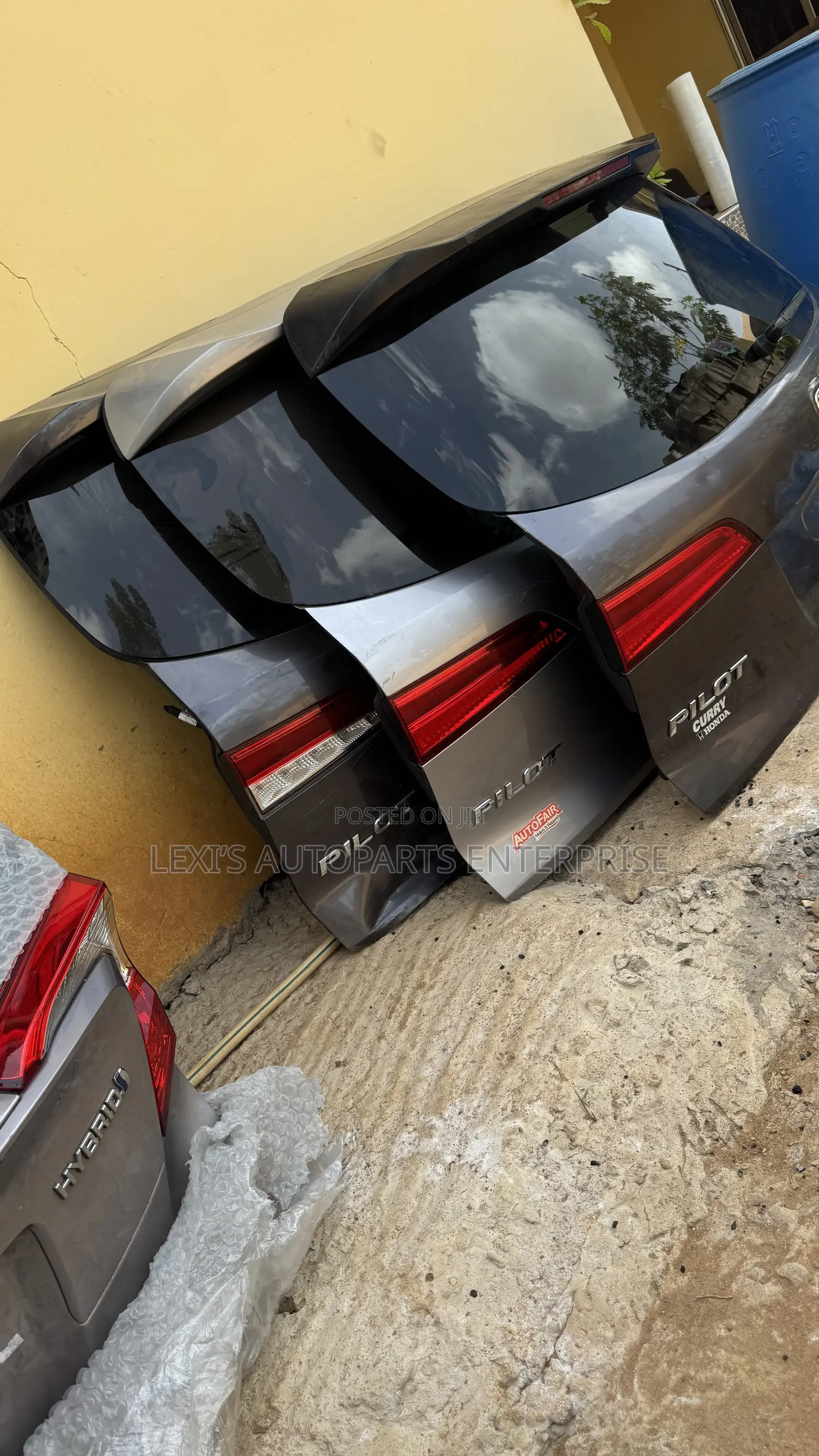 Honda Pilot 2017,2018,2019,2020,2021tailgate / Boot Available