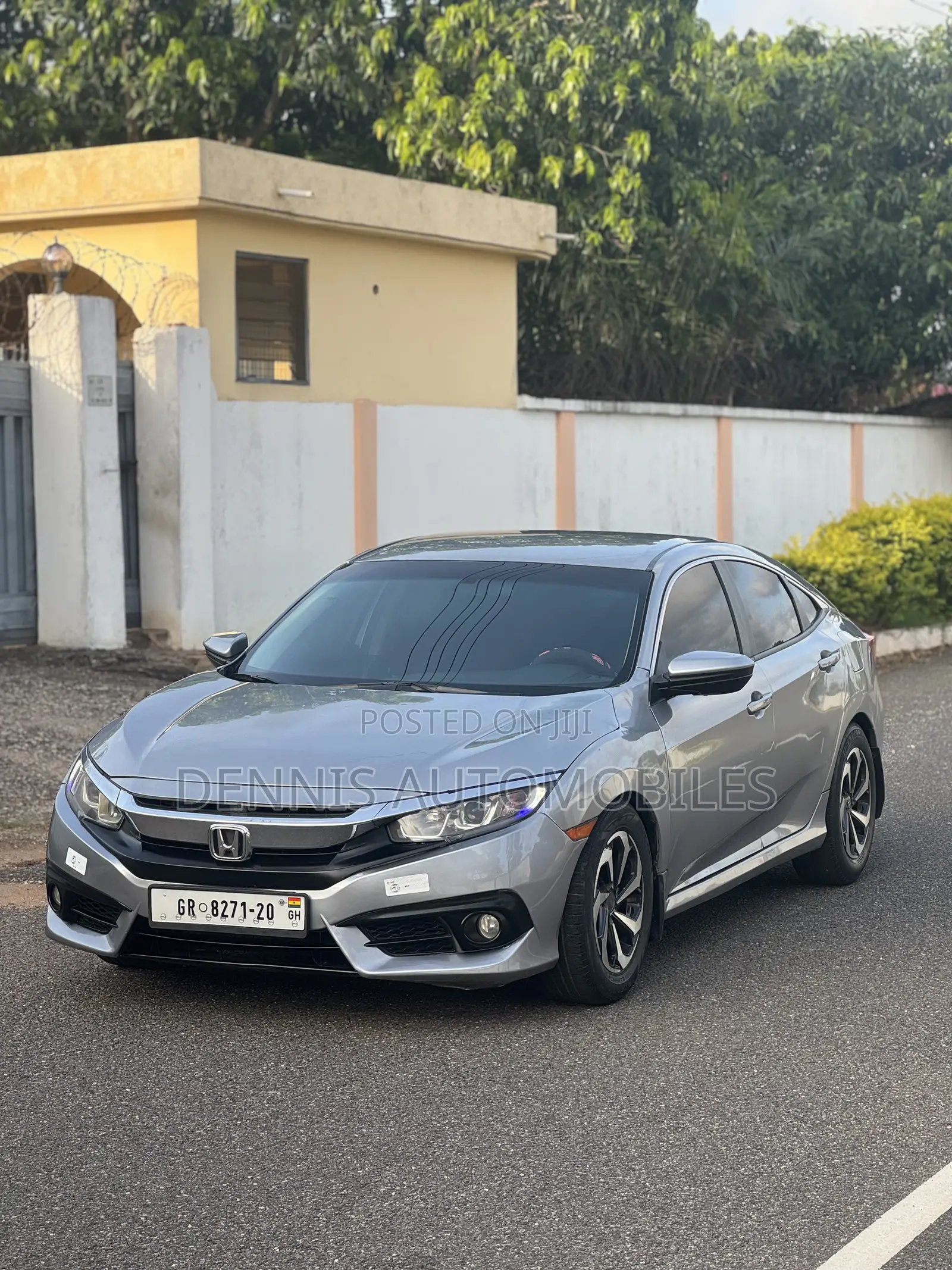 Honda Civic LX 4dr Sedan (2.0L 4cyl) 2017 Gray