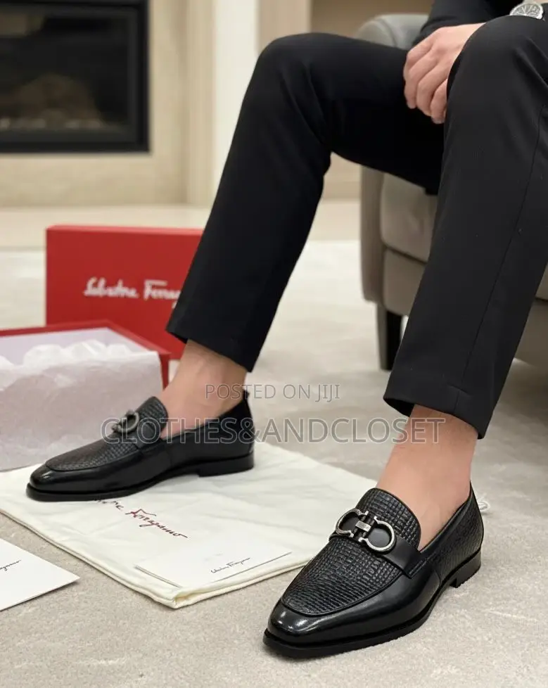 Ferragamo Men's Black Leather Loafer
