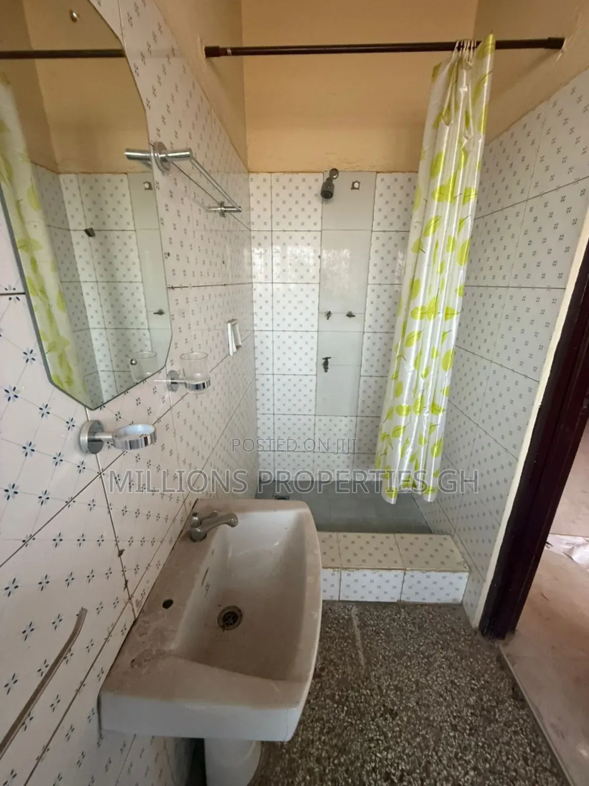 10bdrm House in Millions Properties, MacCharty Hills for sale