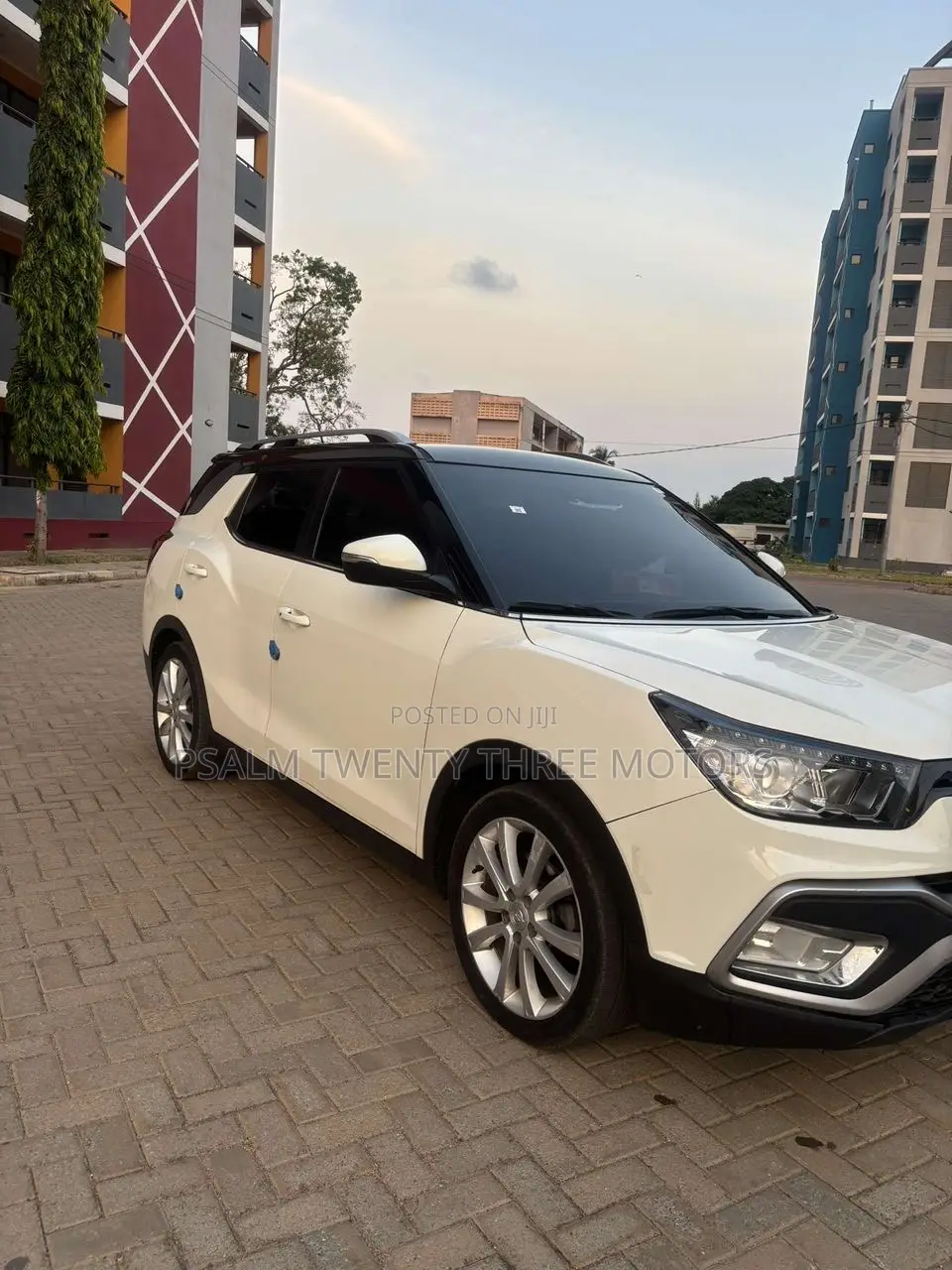 SsangYong Rodius 2016 Beige