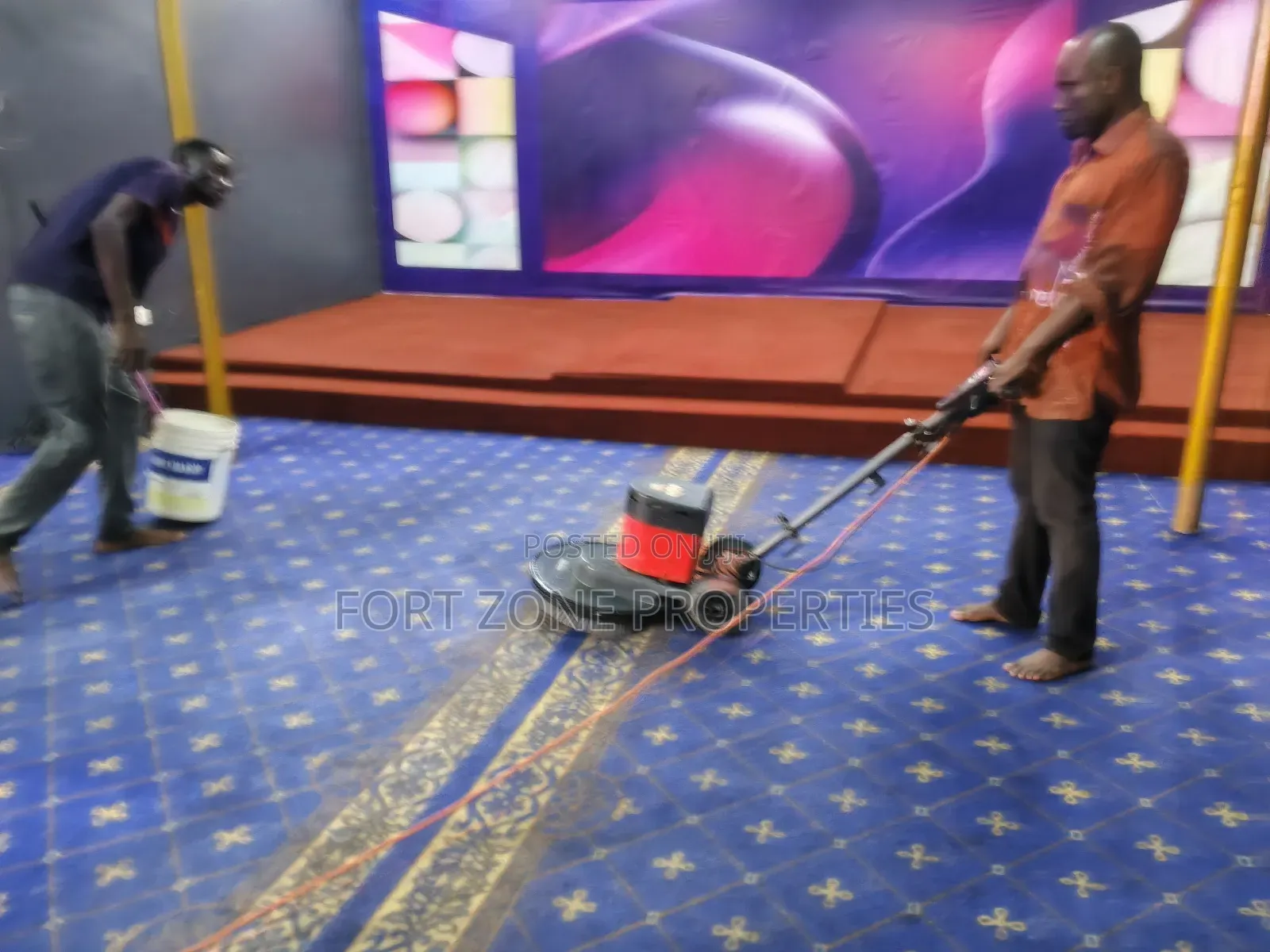 In and Out Carpet Cleaning With Cleantex