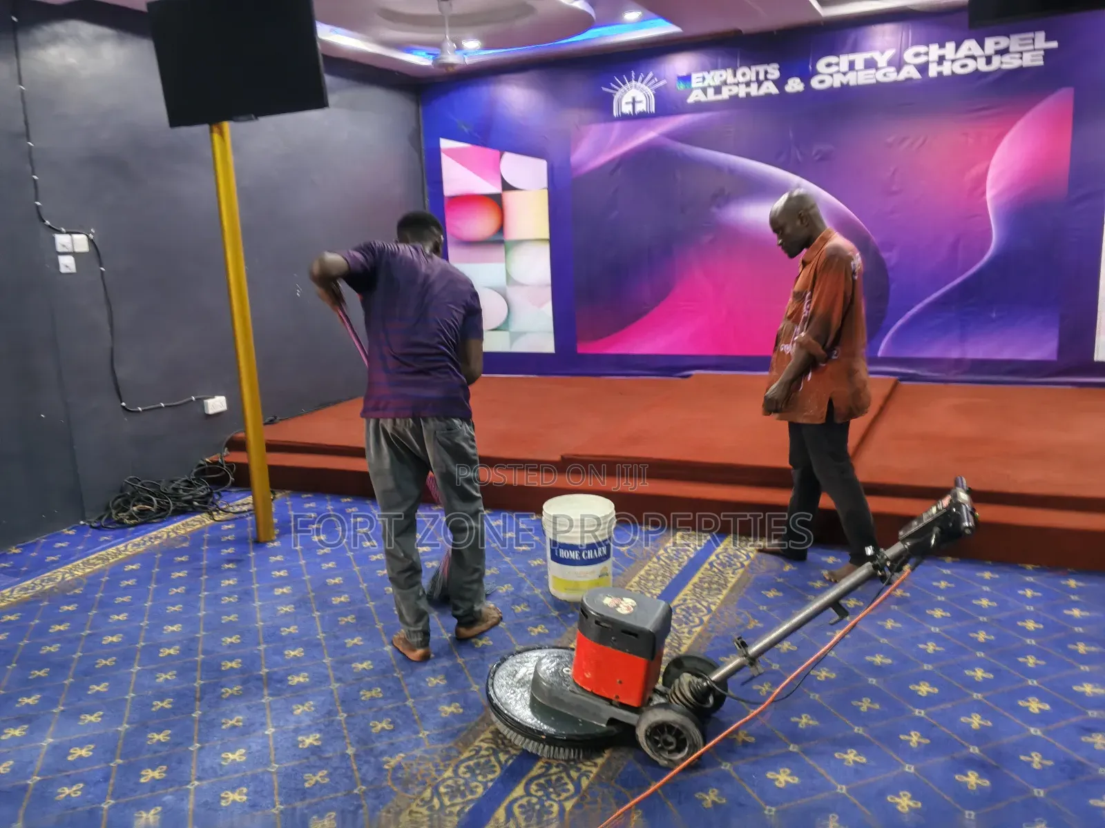 In and Out Carpet Cleaning With Cleantex