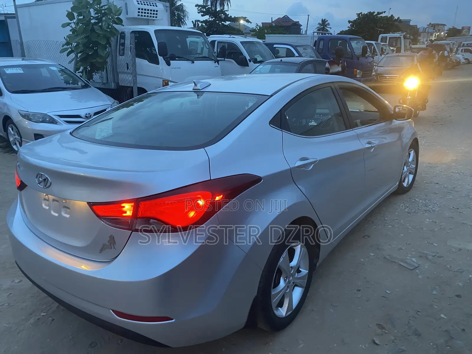 Hyundai Elantra 2016 Silver