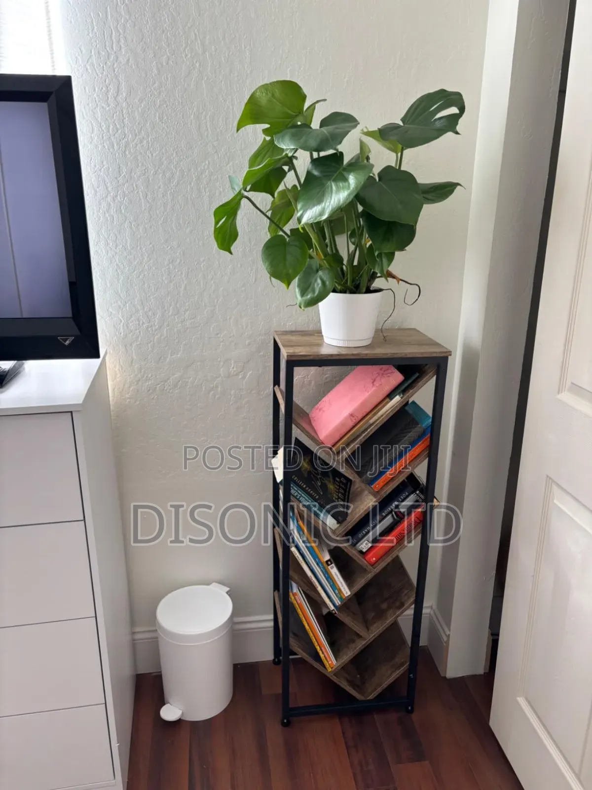 Execurtive Book Shelve