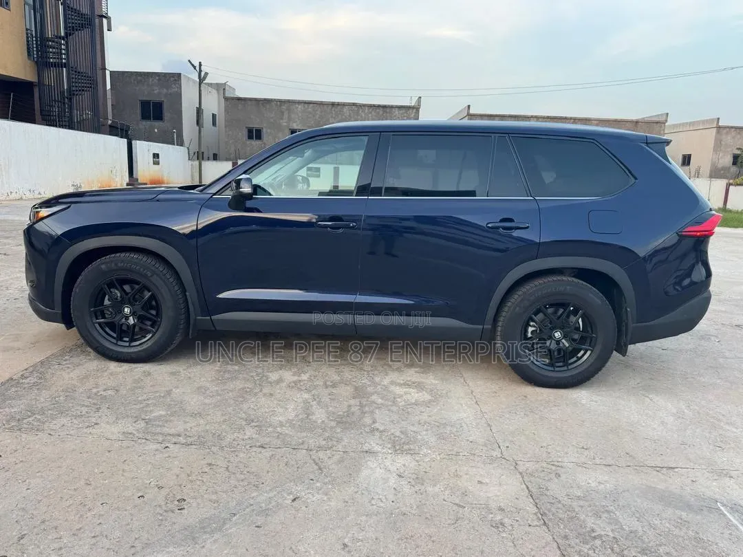 Toyota Highlander Platinum AWD 2024 Black