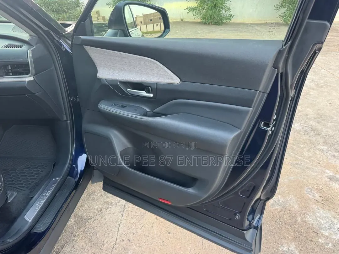 Toyota Highlander Platinum AWD 2024 Black
