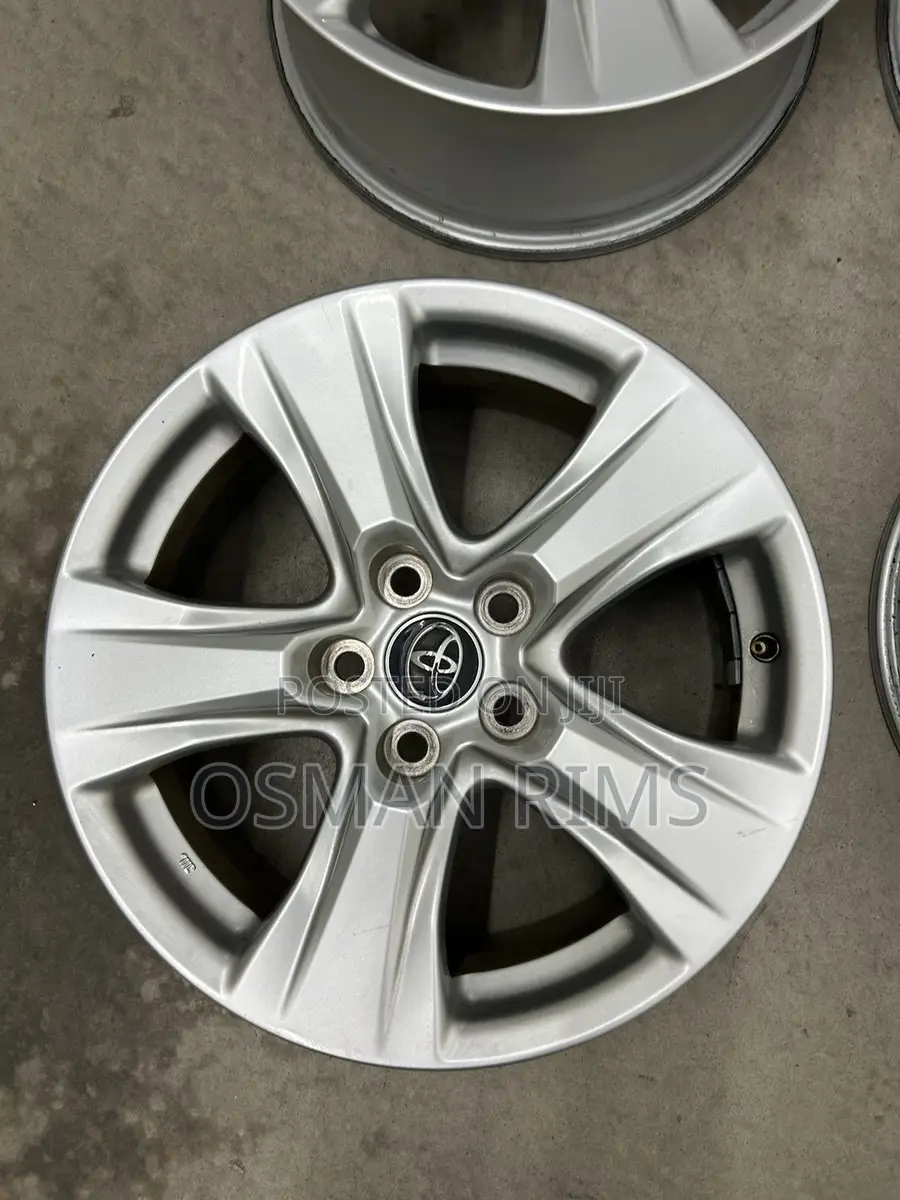 Toyota Rav4 Rim 17 Oem