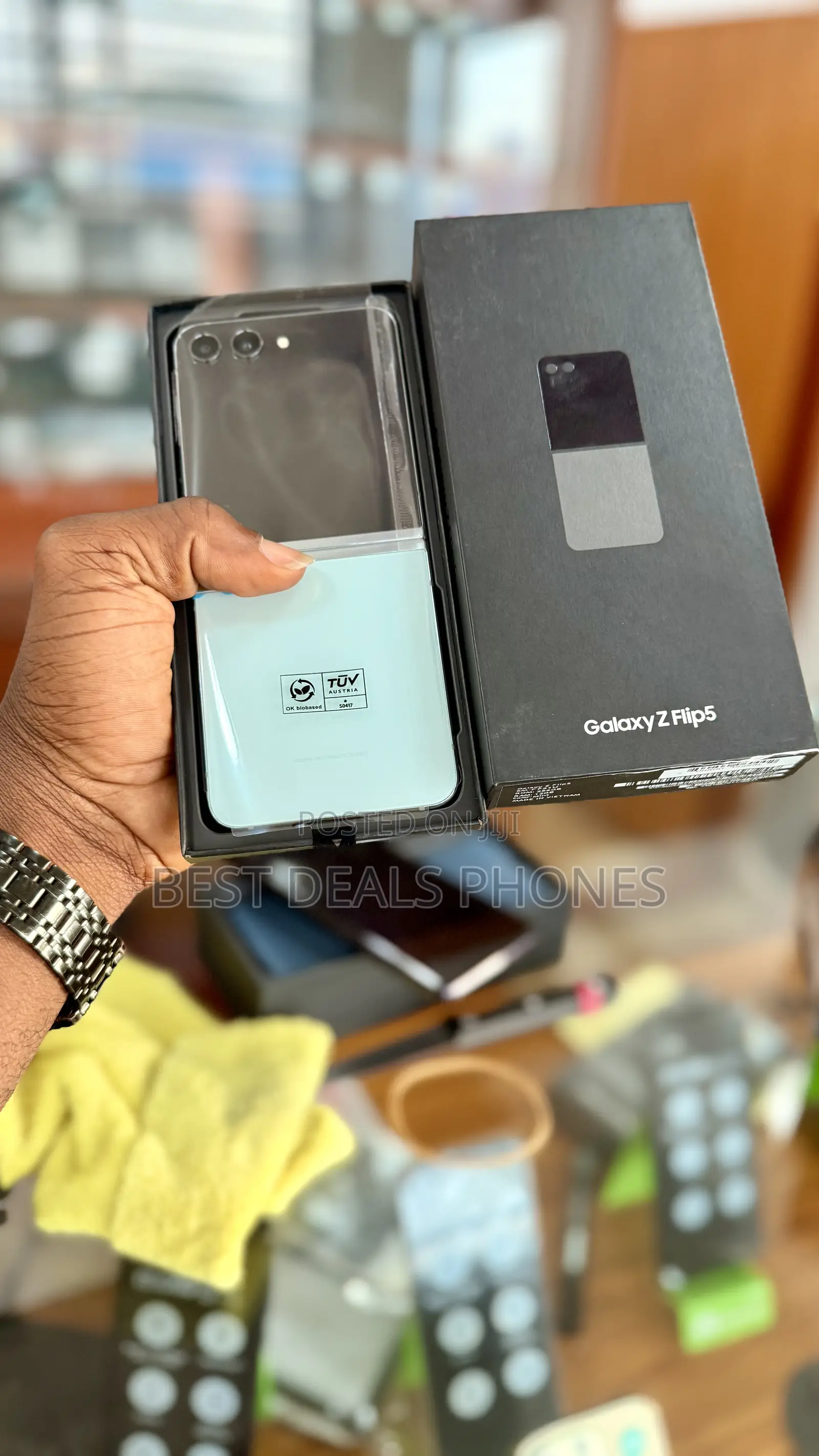 New Samsung Galaxy Z Flip 5 256 GB Gray