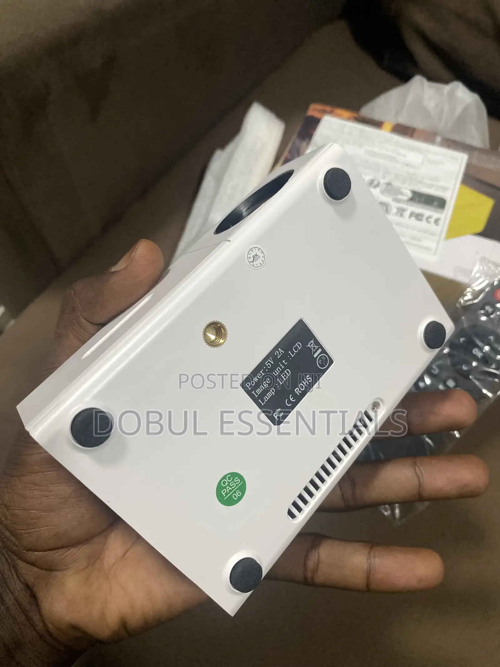 Mini Projector With Inbuilt Speaker, Hdmi and Usb Functions