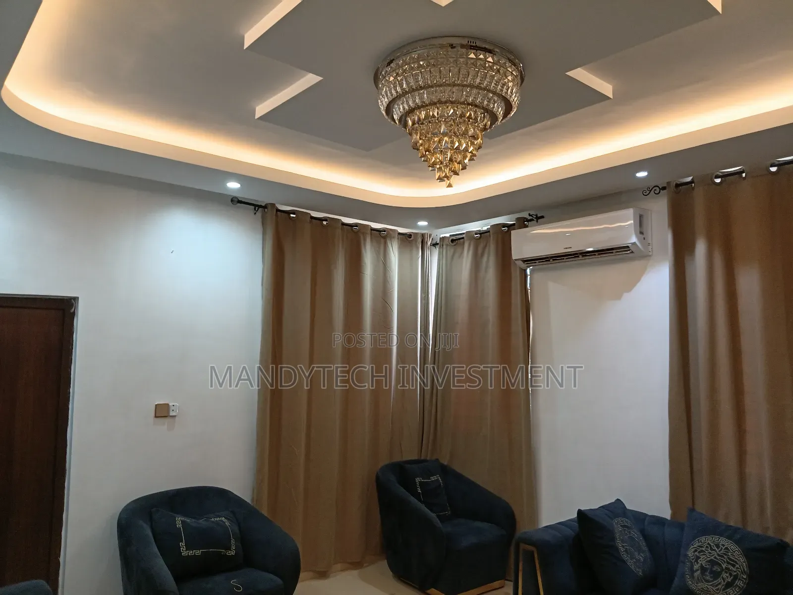 8bdrm Villa in Lake Side Estate for sale
