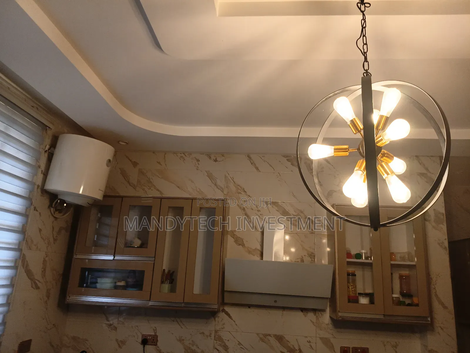 8bdrm Villa in Lake Side Estate for sale