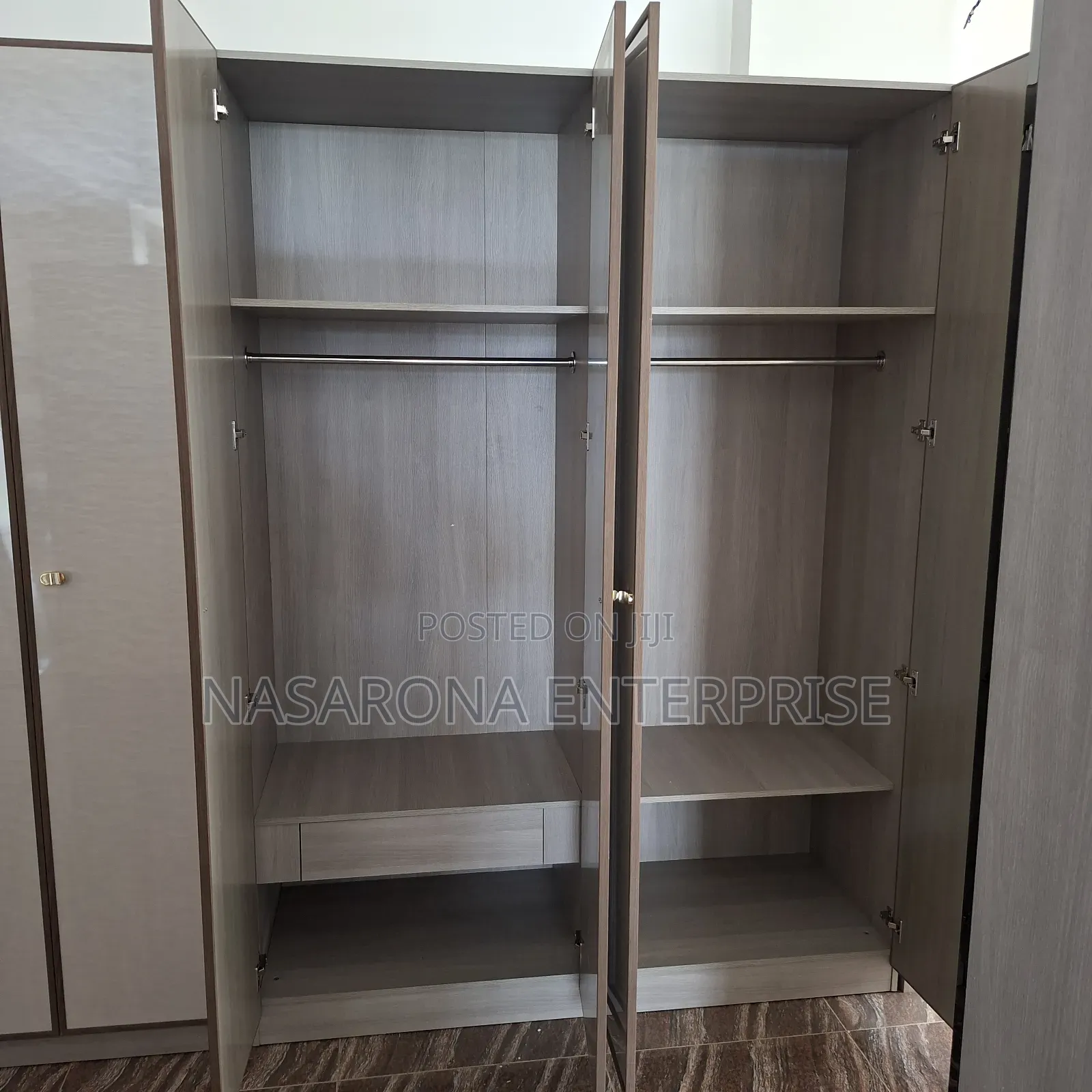 Higj Gloss 4 Door Double Wardrobe 160x55x220cm Kmo4-G-02